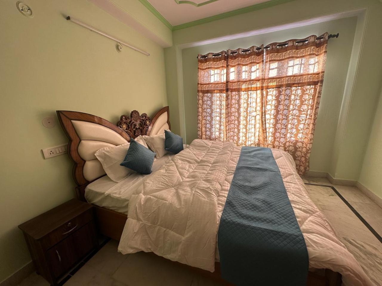 Nav Nidhi * Shimla