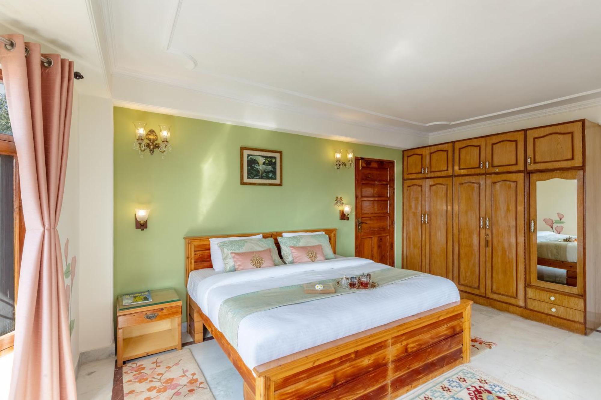 Alaya Meridian Oak, Shimla