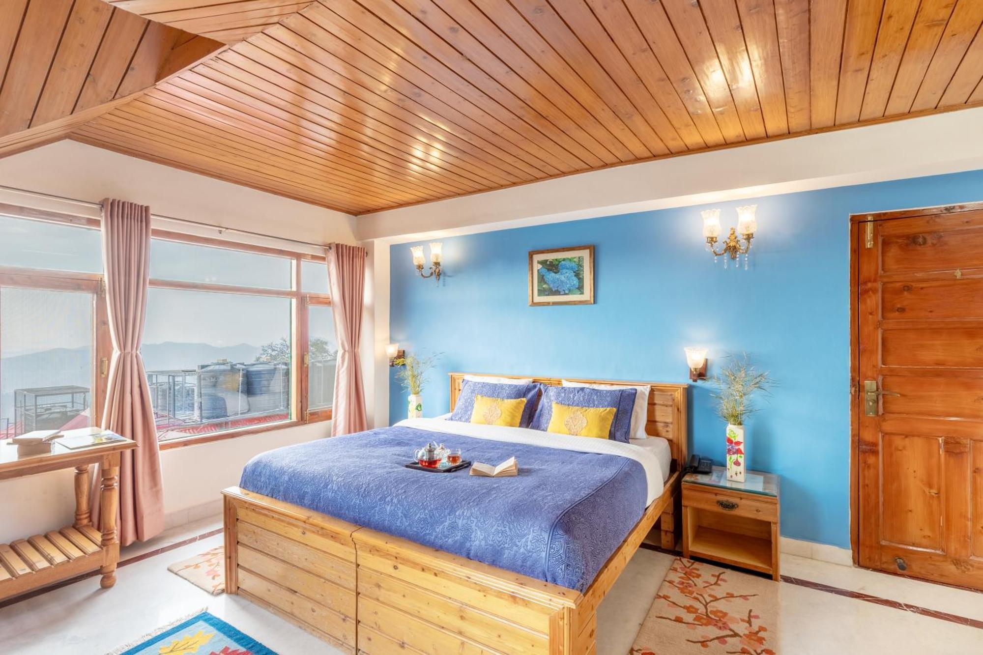 Alaya Meridian Oak, Hotel Shimla
