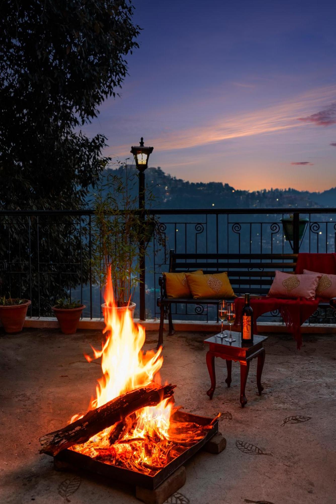 Hotel Alaya Meridian Oak, Shimla