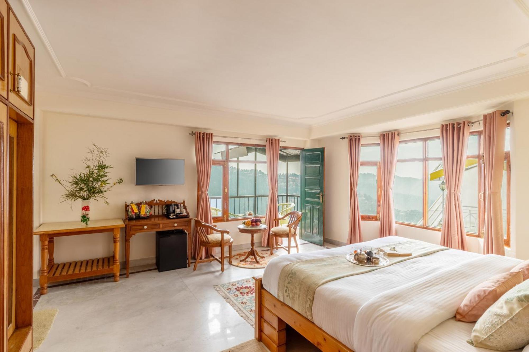 Hotel Alaya Meridian Oak, Shimla