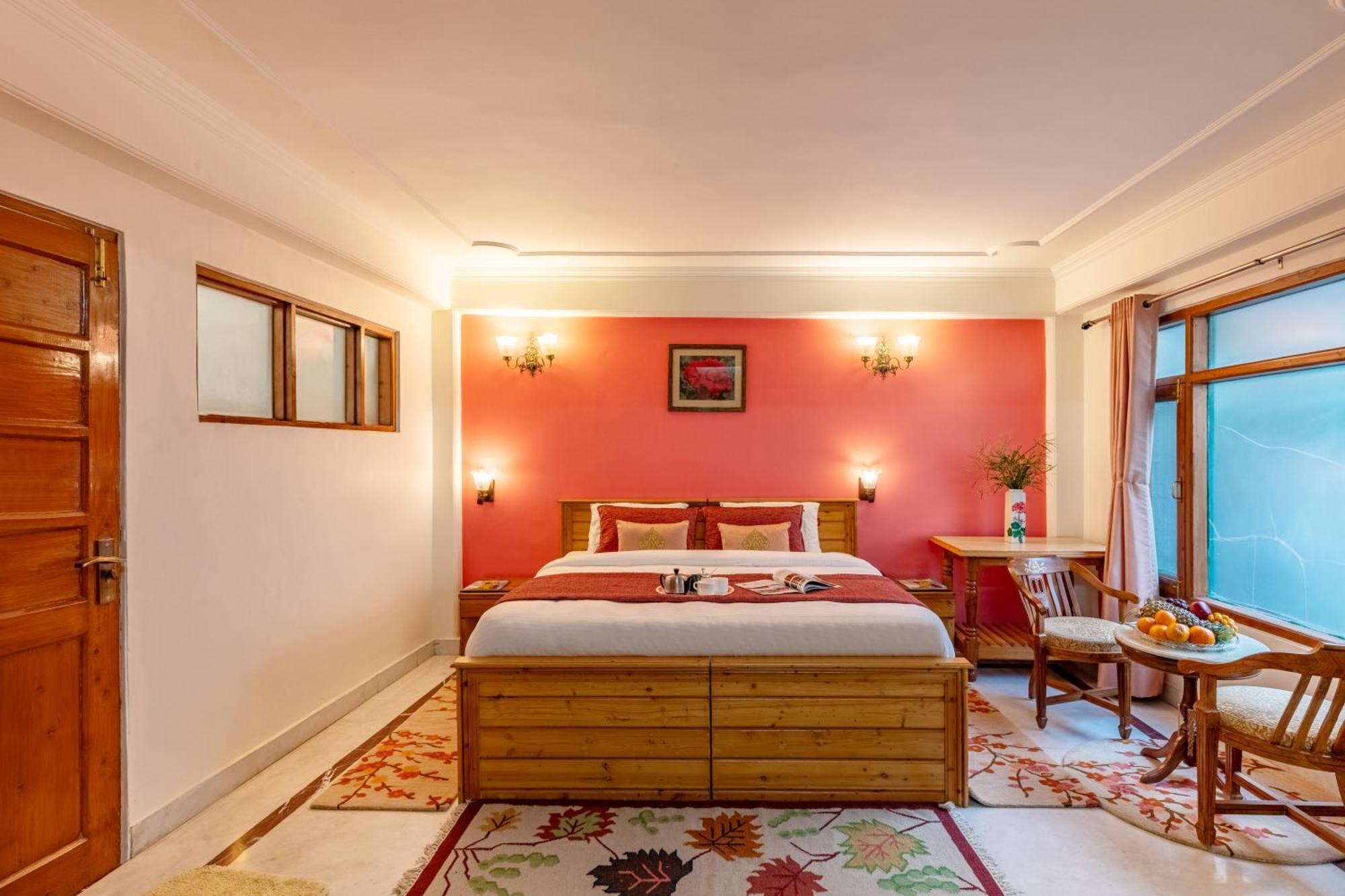 Hotel Alaya Meridian Oak, 4*