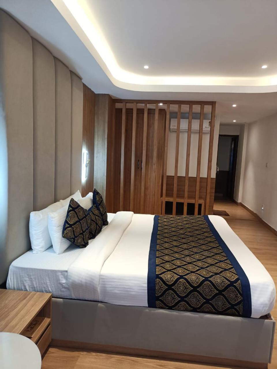 Zoz Sm1 Hotel 2*