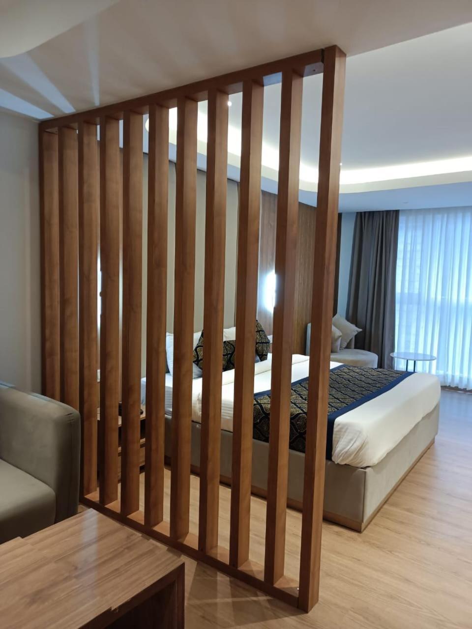 Zoz Sm1 Hotel