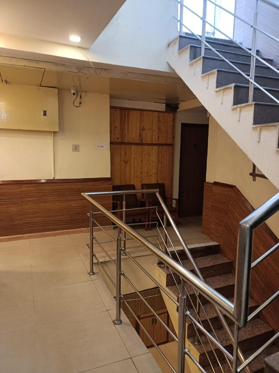 Zoz Sm1 Hotel 2*