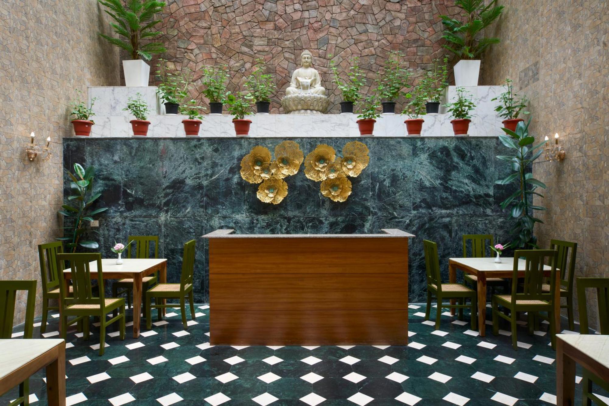 Hotel 8fold By Larisa