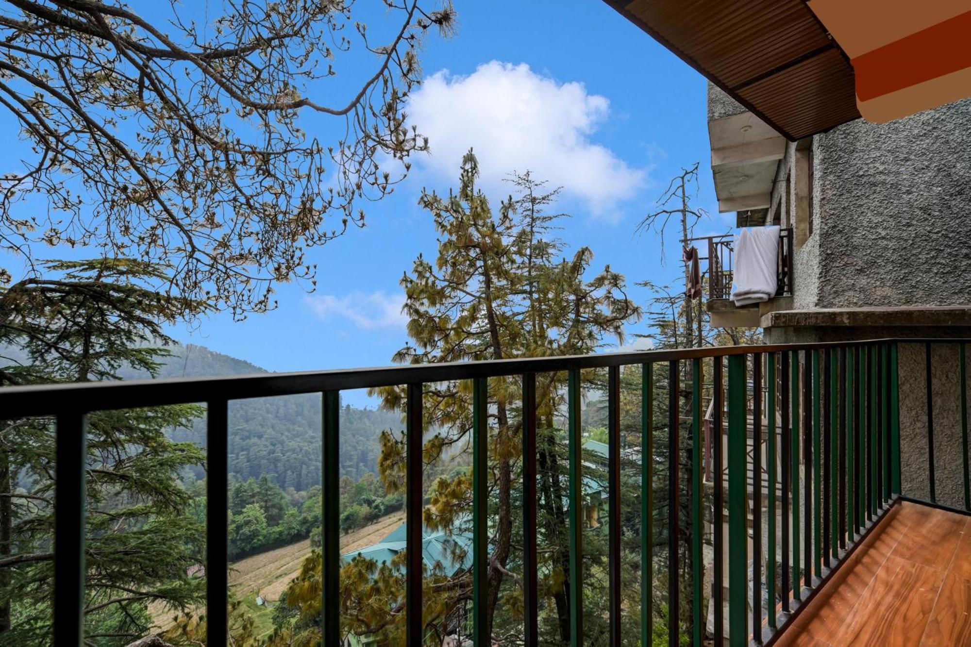 Hotel O Kanlog Near Isbt Shimla Formerly Pine View Homestay