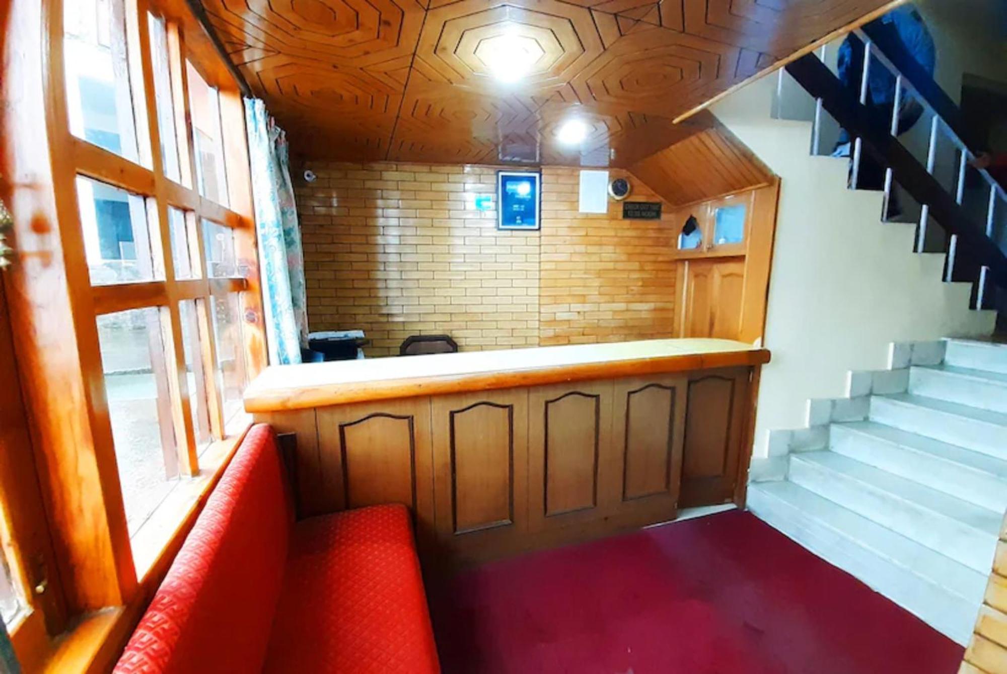 Hotel Goroomgo Amar Palace ടhimla