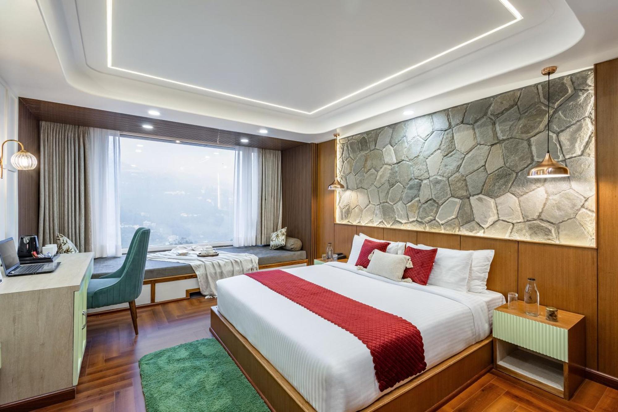 Alaya 6 Bhk With Garden - Evaara Woods Hilltop *