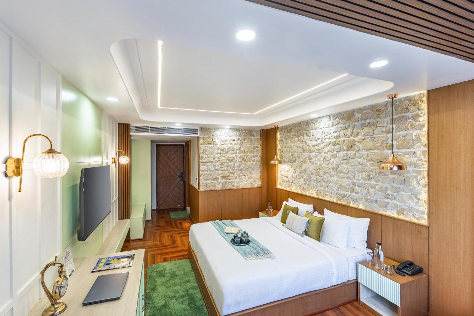 Alaya 6 Bhk With Garden - Evaara Woods Hilltop * Shimla
