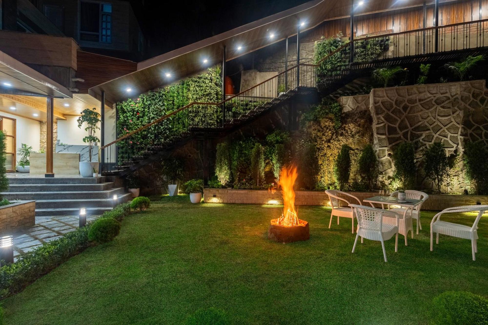 Alaya 3 Bhk With Garden - Evaara Woods Breeze Apartment Shimla
