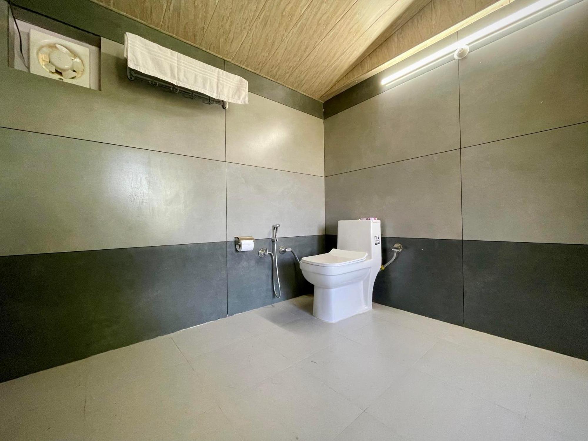 The Pahadi House Lodge *