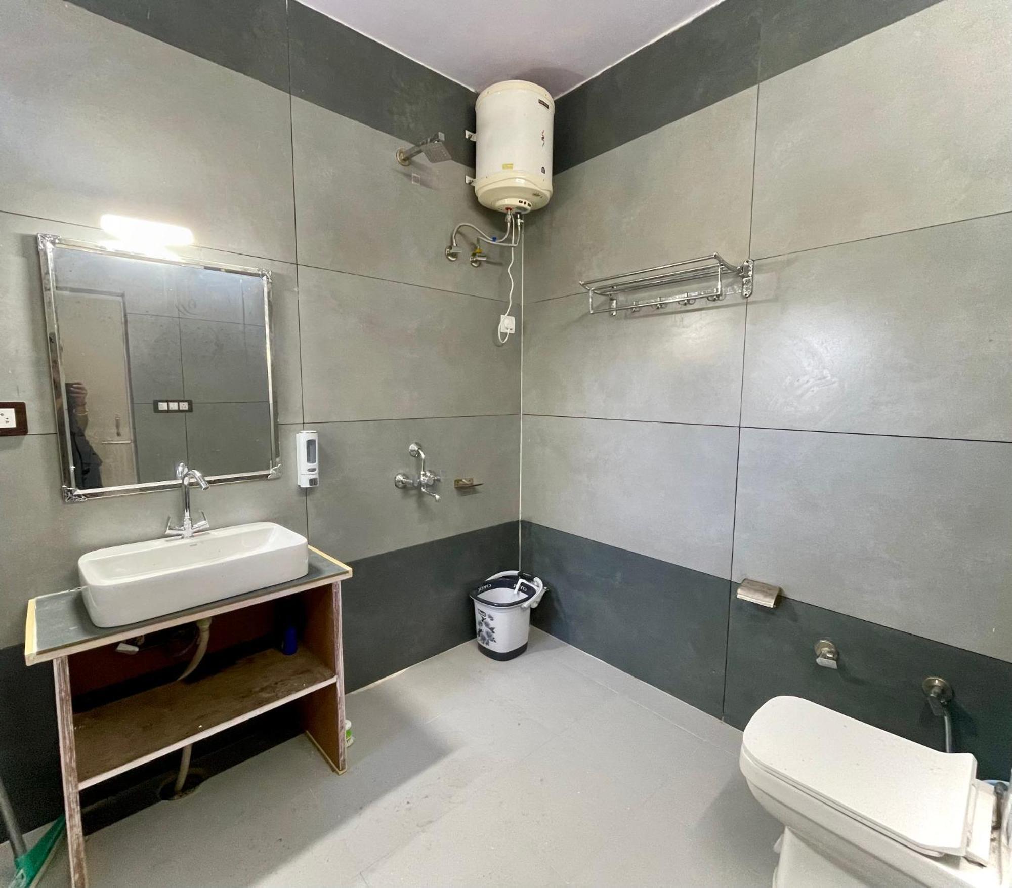 Lodge The Pahadi House *