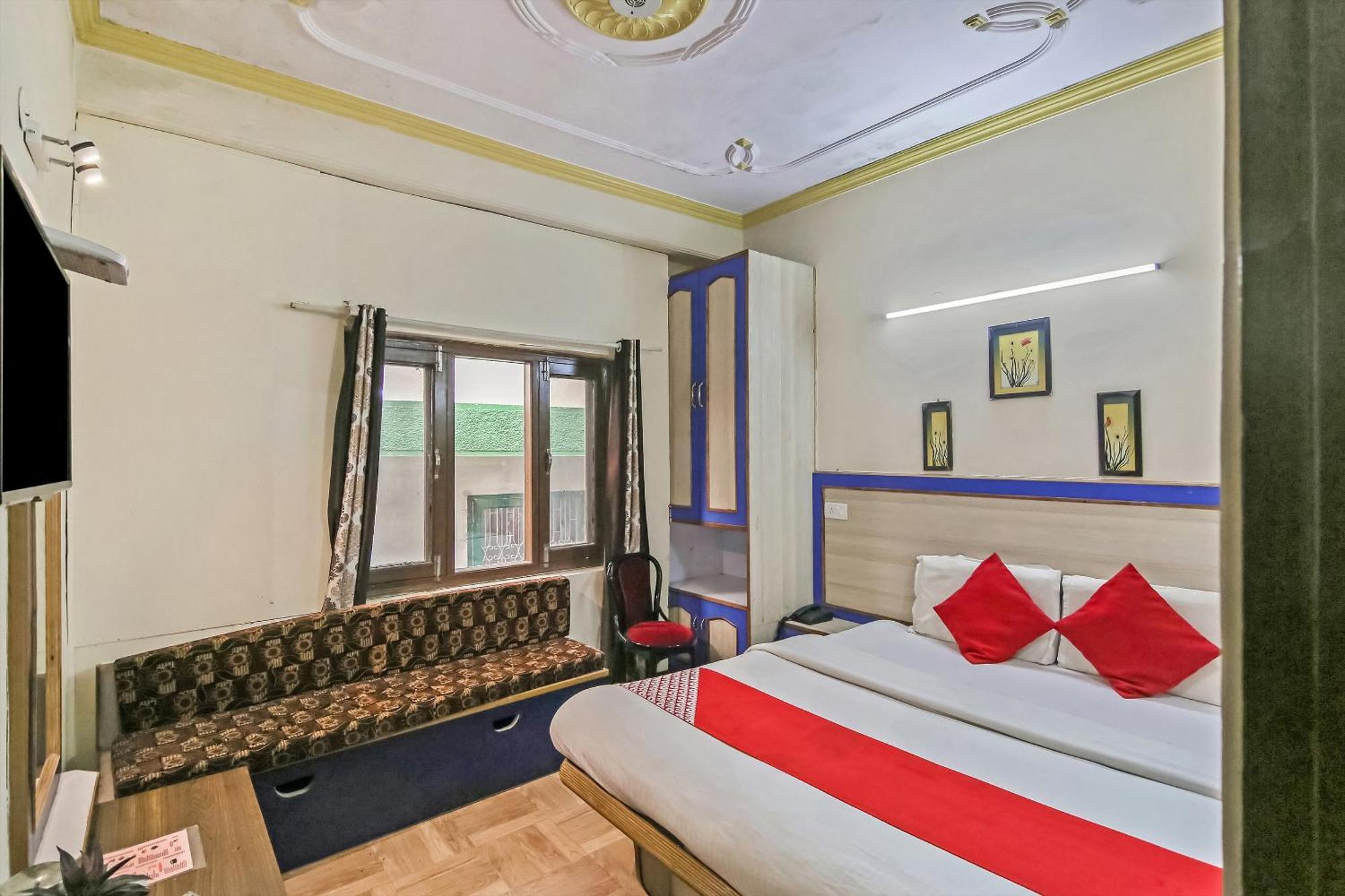 Hotel O Royal