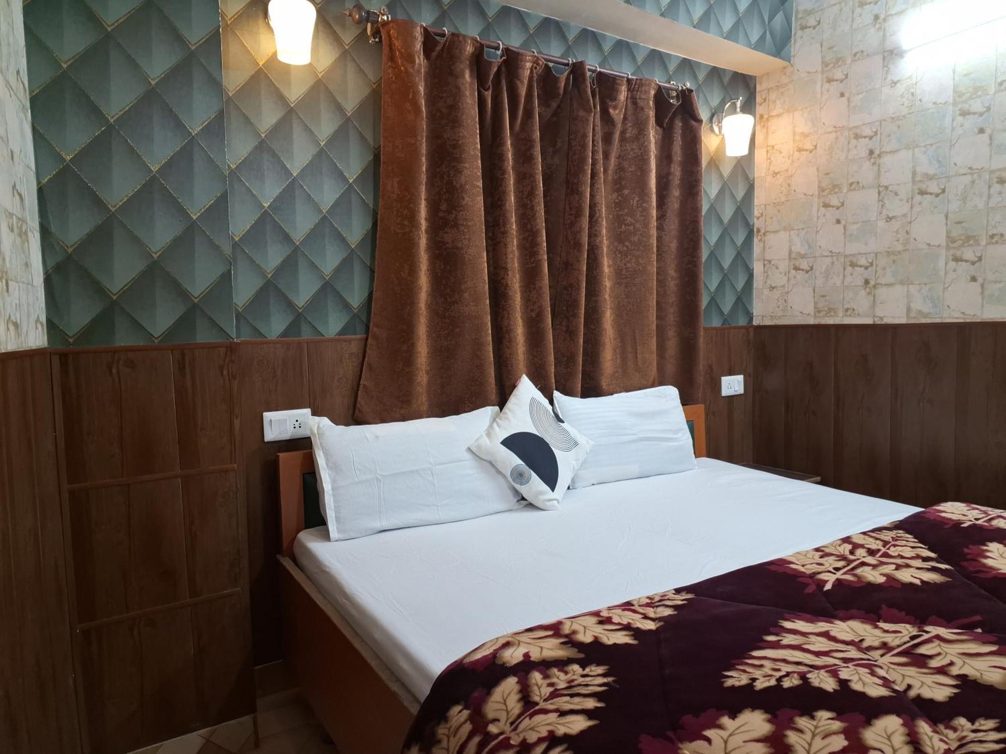 Apartment Anand Niketan