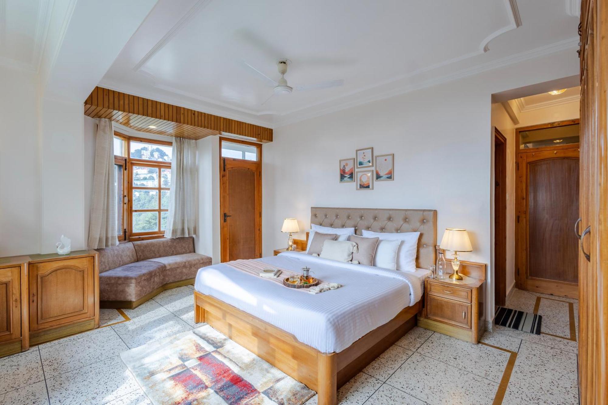 Elivaas 2 Bhk With Hills View & Restaurant - Hemkunj Bloom Villa *