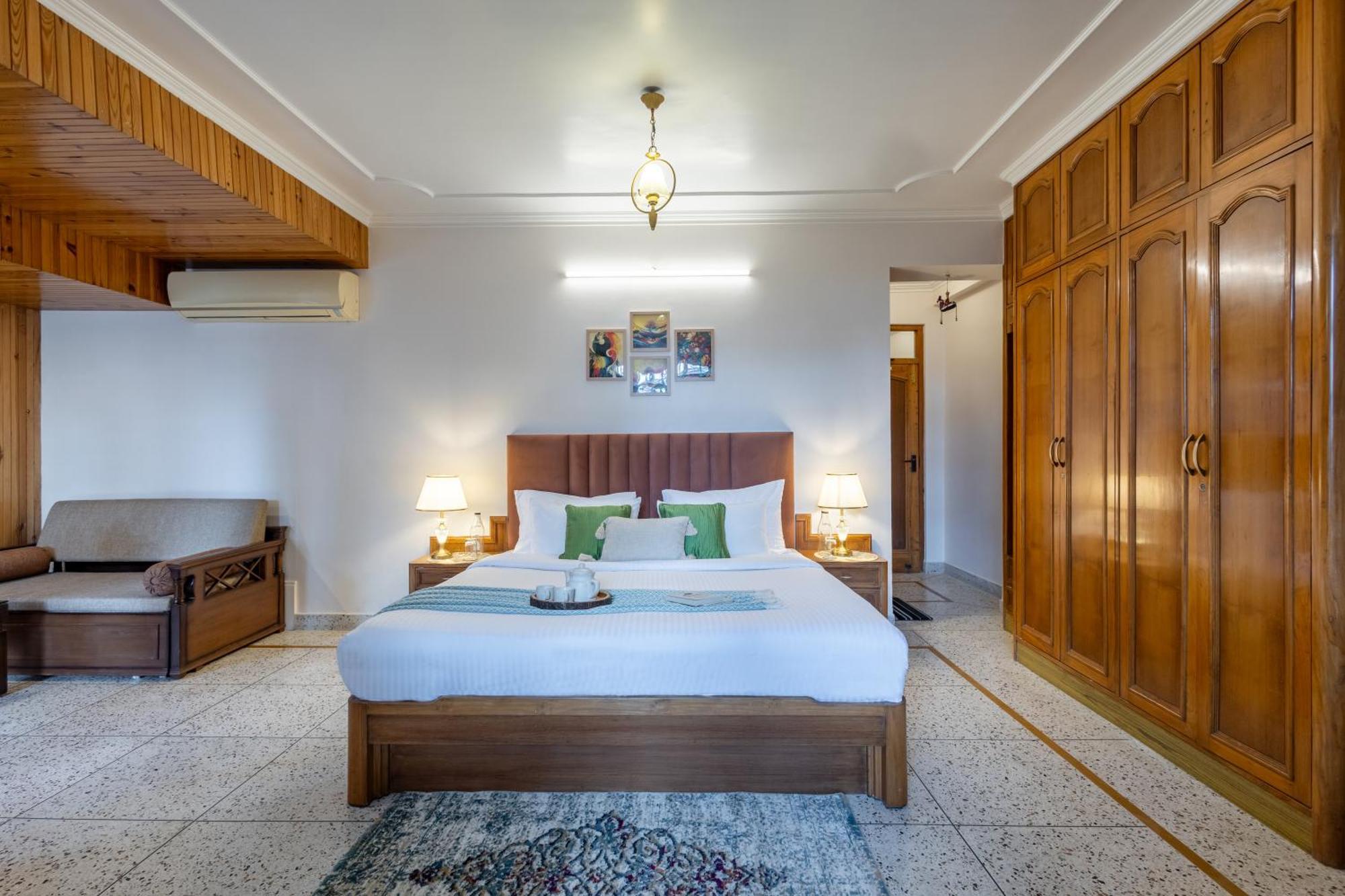 Villa Elivaas 2 Bhk With Hills View & Restaurant - Hemkunj Bloom *