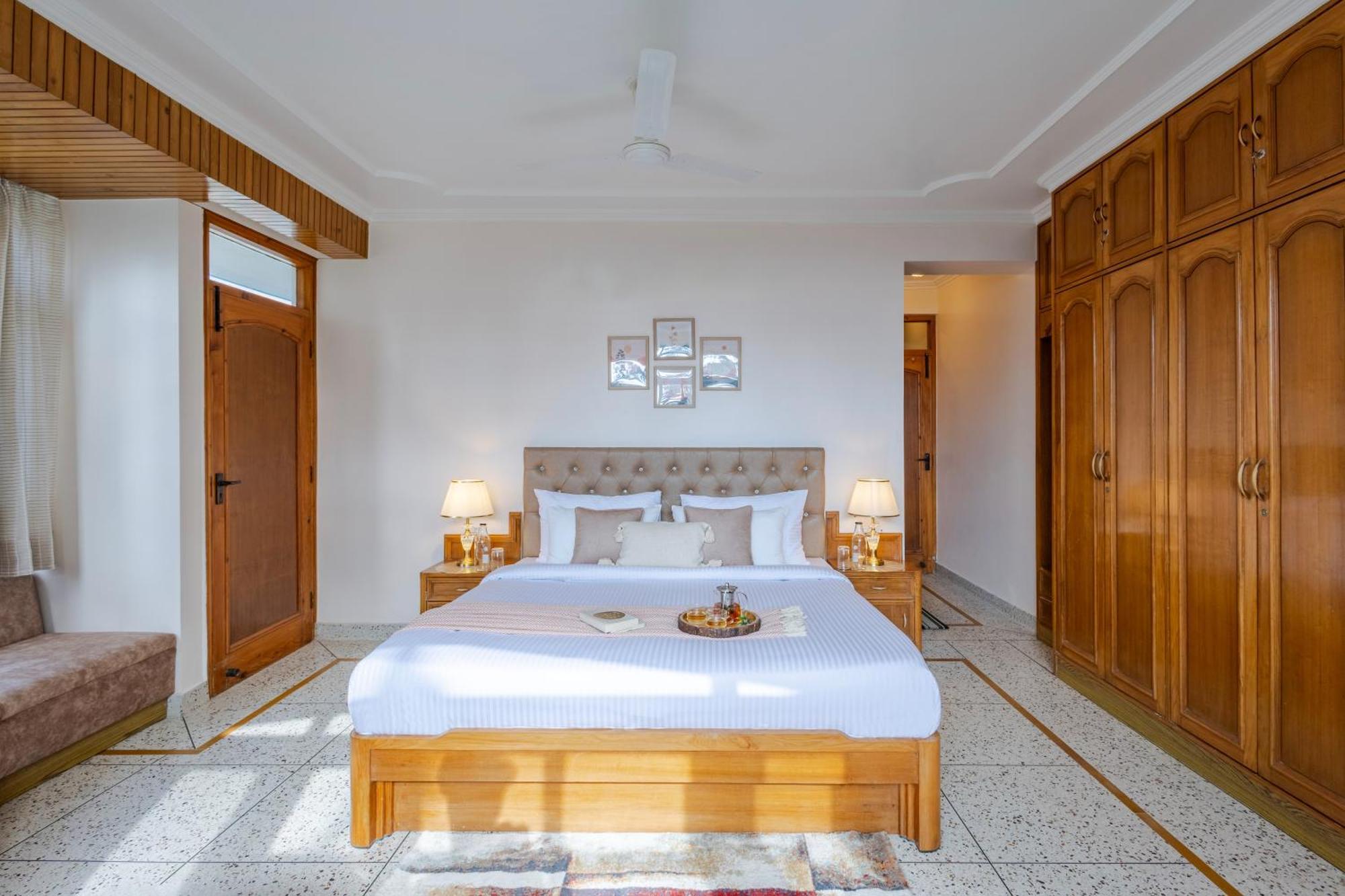 Villa Elivaas 2 Bhk With Hills View & Restaurant - Hemkunj Bloom *