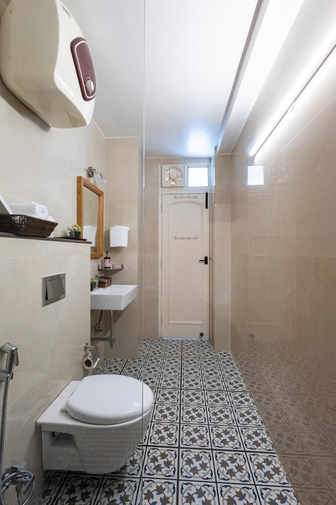 Elivaas 2 Bhk With Hills View & Restaurant - Hemkunj Bloom *