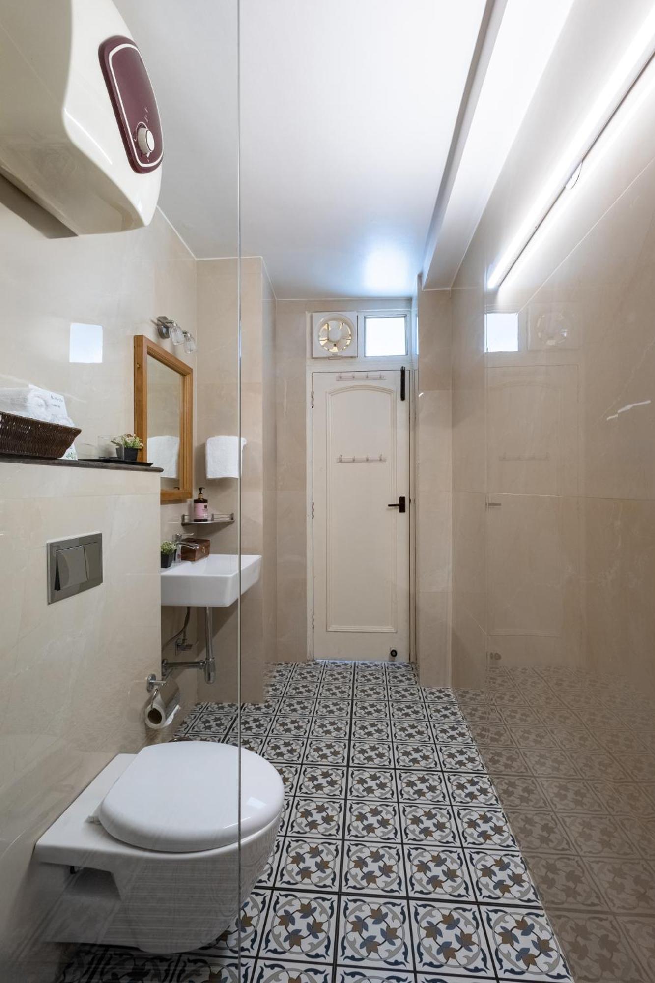 Elivaas 2 Bhk With Hills View & Restaurant - Hemkunj Bloom Villa *