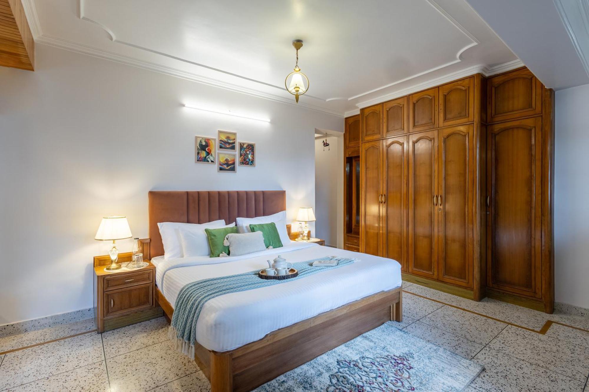 Villa Elivaas 2 Bhk With Hills View & Restaurant - Hemkunj Bloom