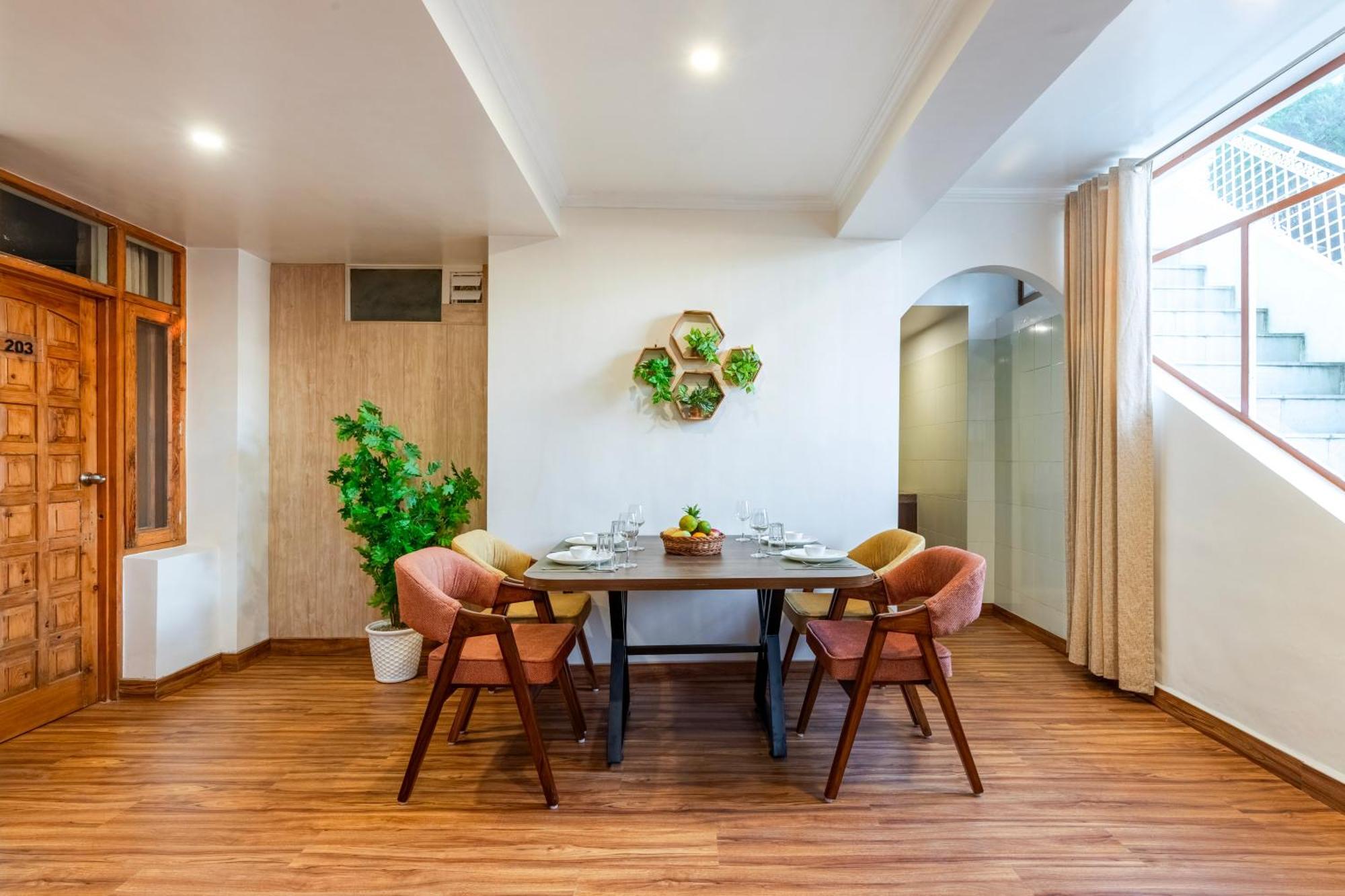 Villa Elivaas 2 Bhk With Hills View & Restaurant - Hemkunj Bloom