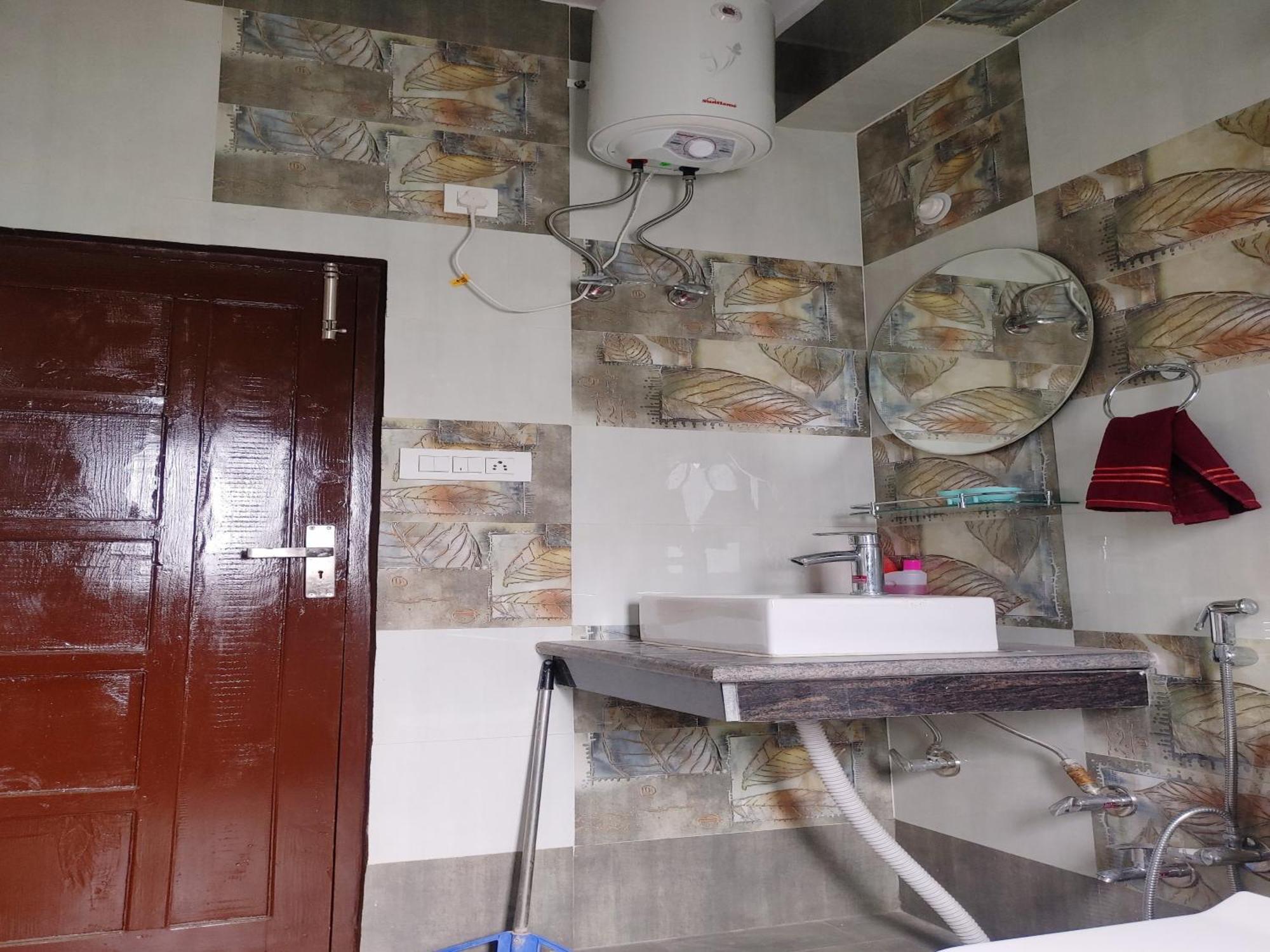 Whispering Meadows U Get Entire 3 Bhk *