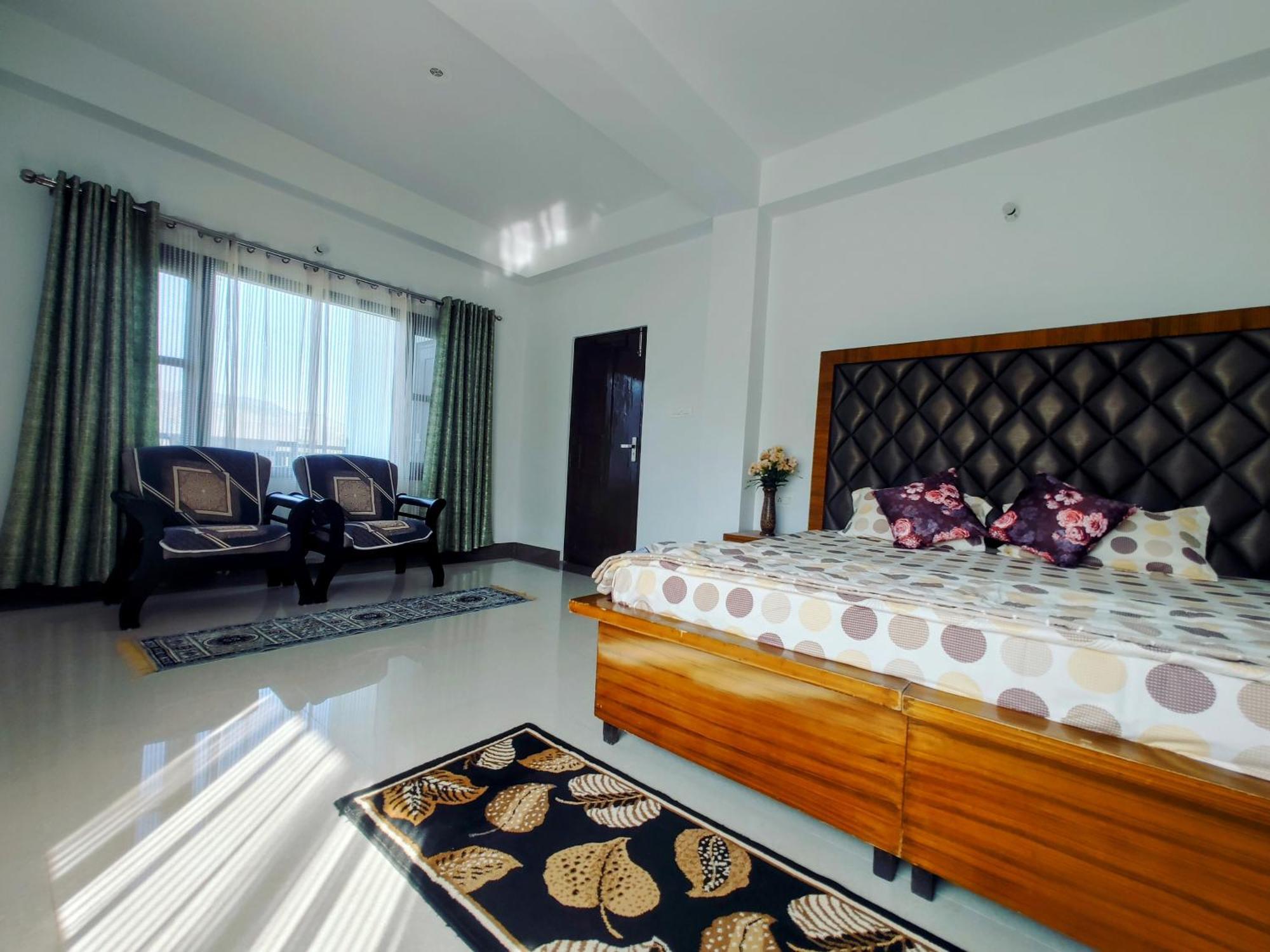 Whispering Meadows U Get Entire 3 Bhk * Shimla