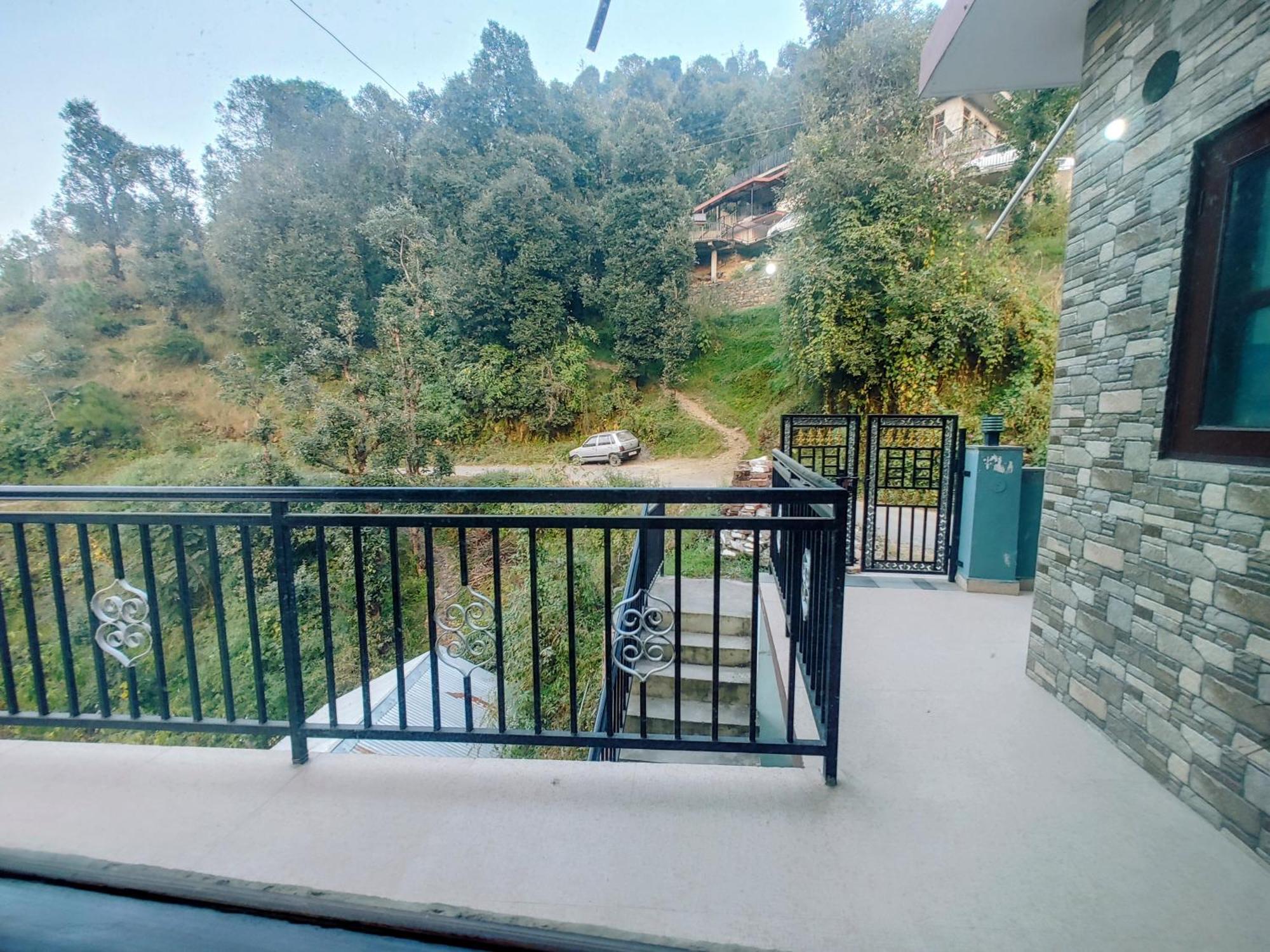 Whispering Meadows U Get Entire 3 Bhk *