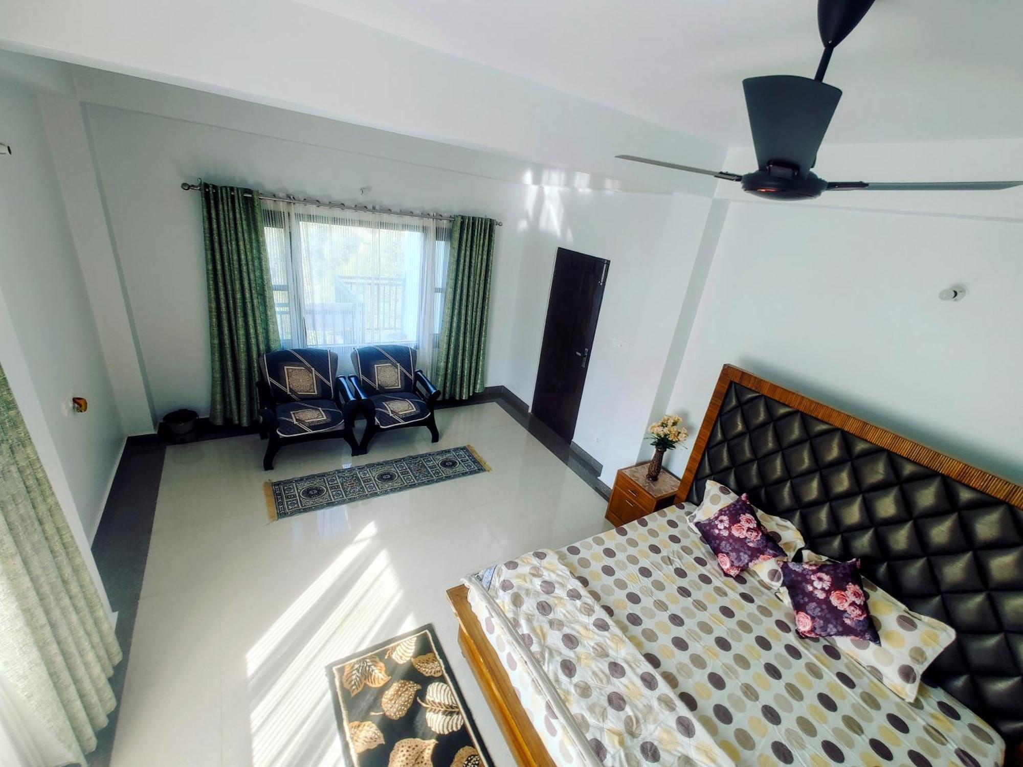 Whispering Meadows U Get Entire 3 Bhk Shimla