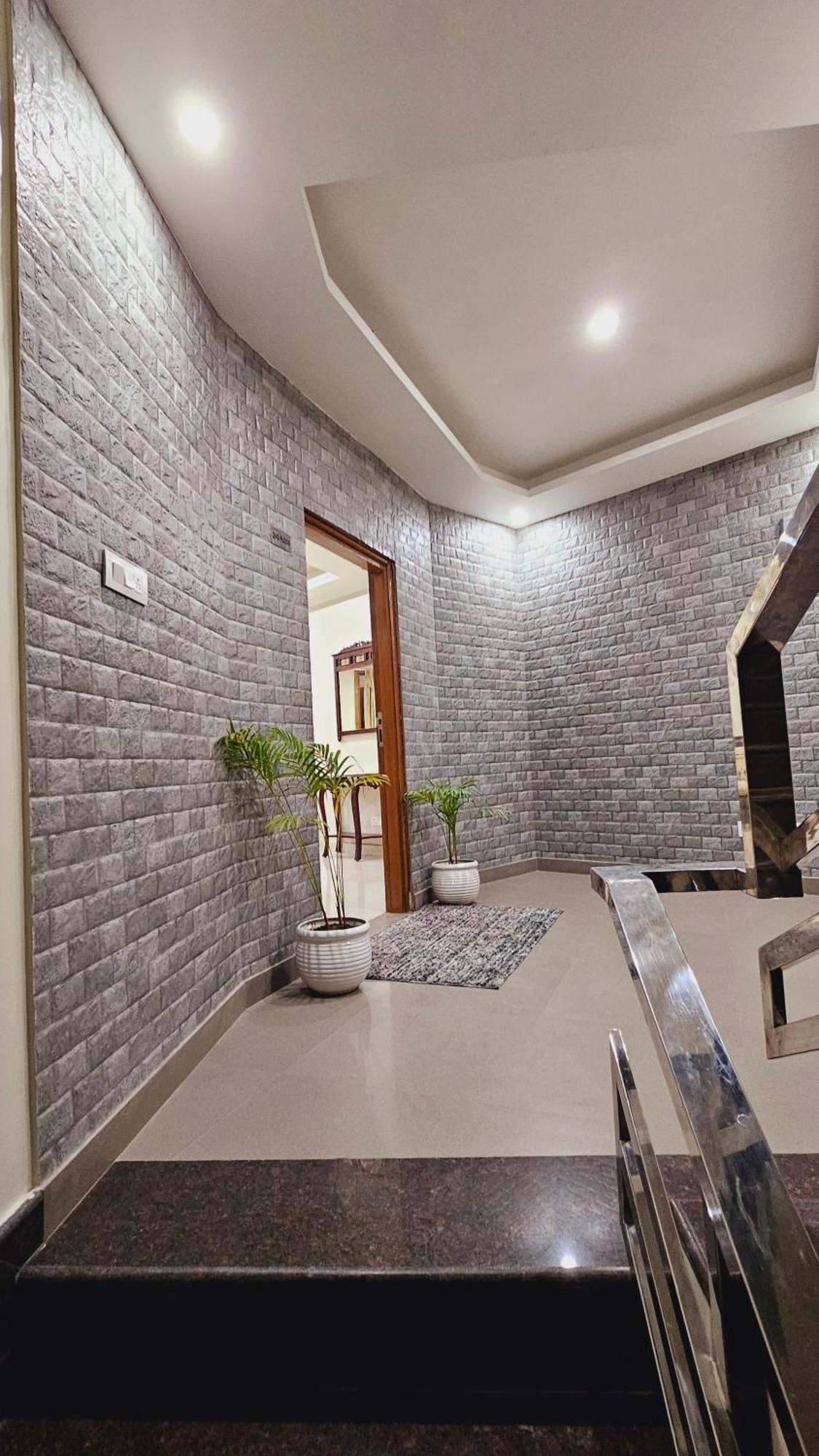 Hotel Hydrangea Heights By Ptw Shimla