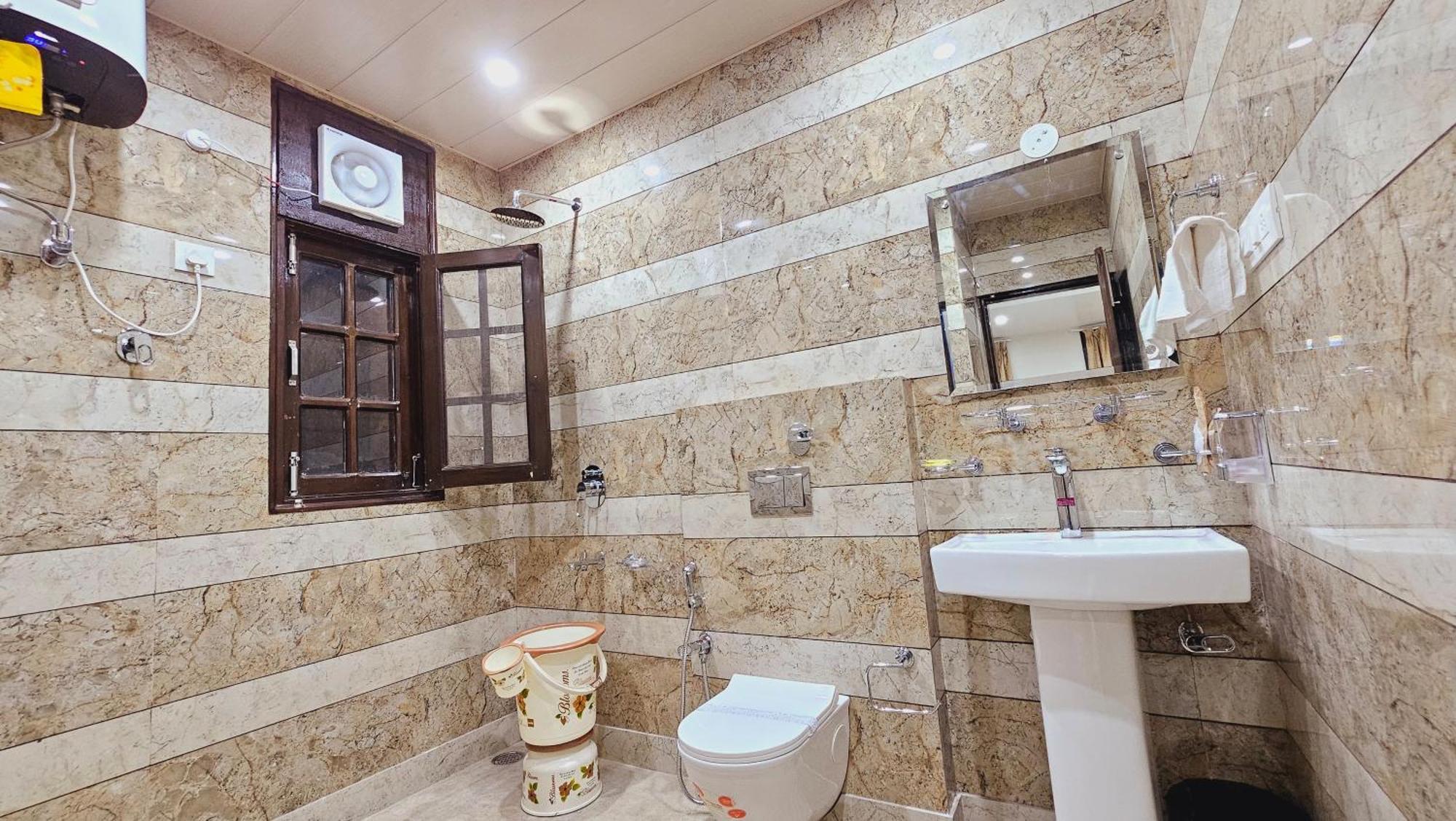 Hotel Hydrangea Heights By Ptw Shimla