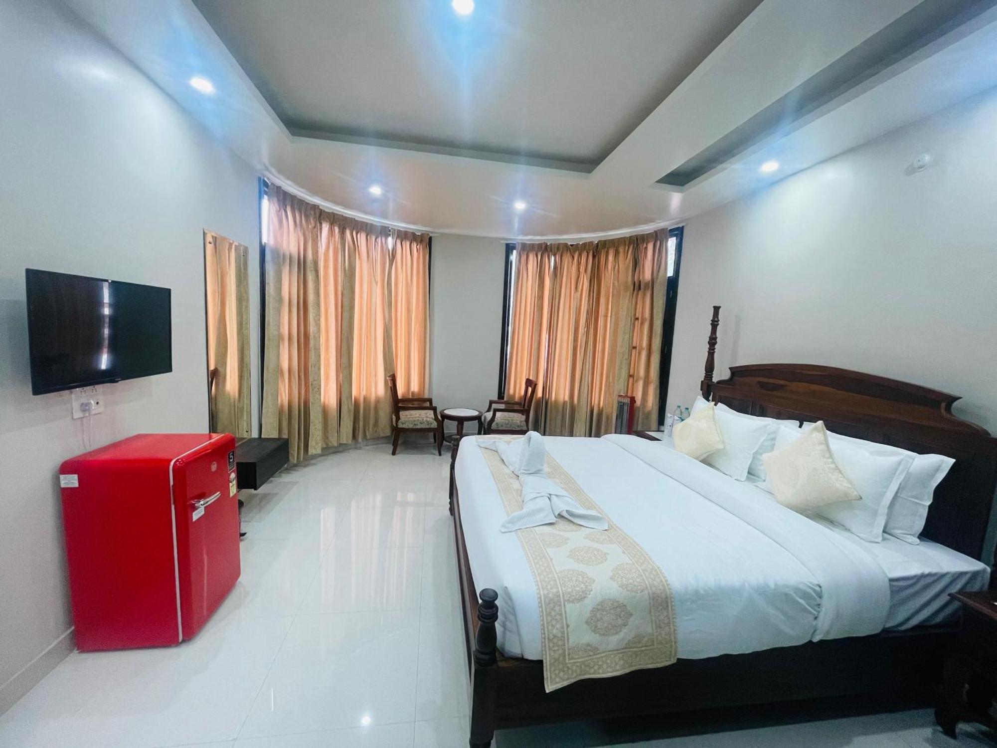Hotel Hydrangea Heights By Ptw 3*