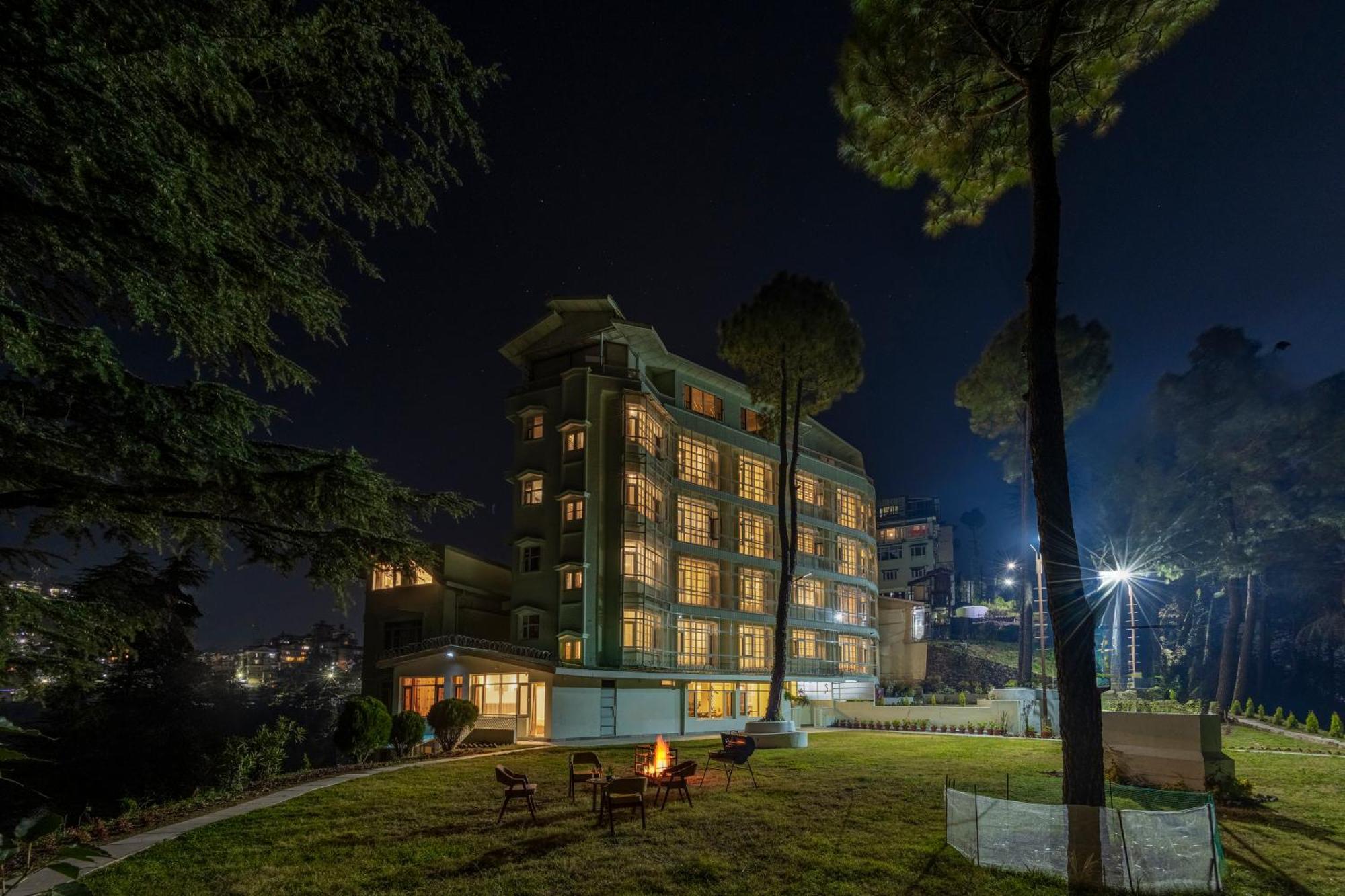 Elivaas 2 Bhk With Hills View & Restaurant - Hemkunj Bloom *