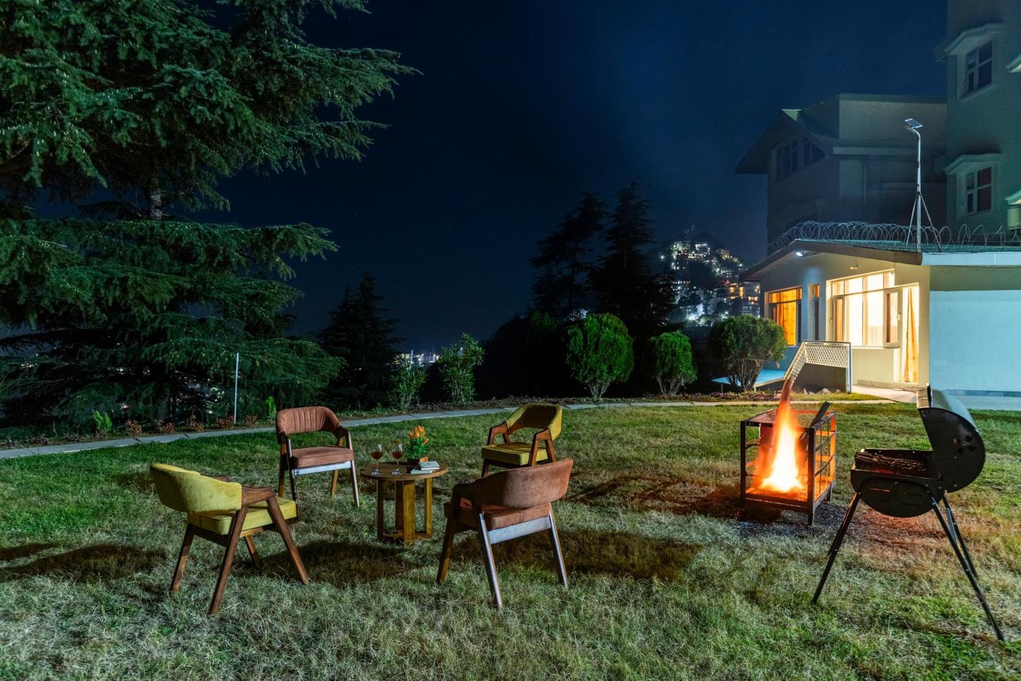 Elivaas 2 Bhk With Hills View & Restaurant - Hemkunj Bloom Villa