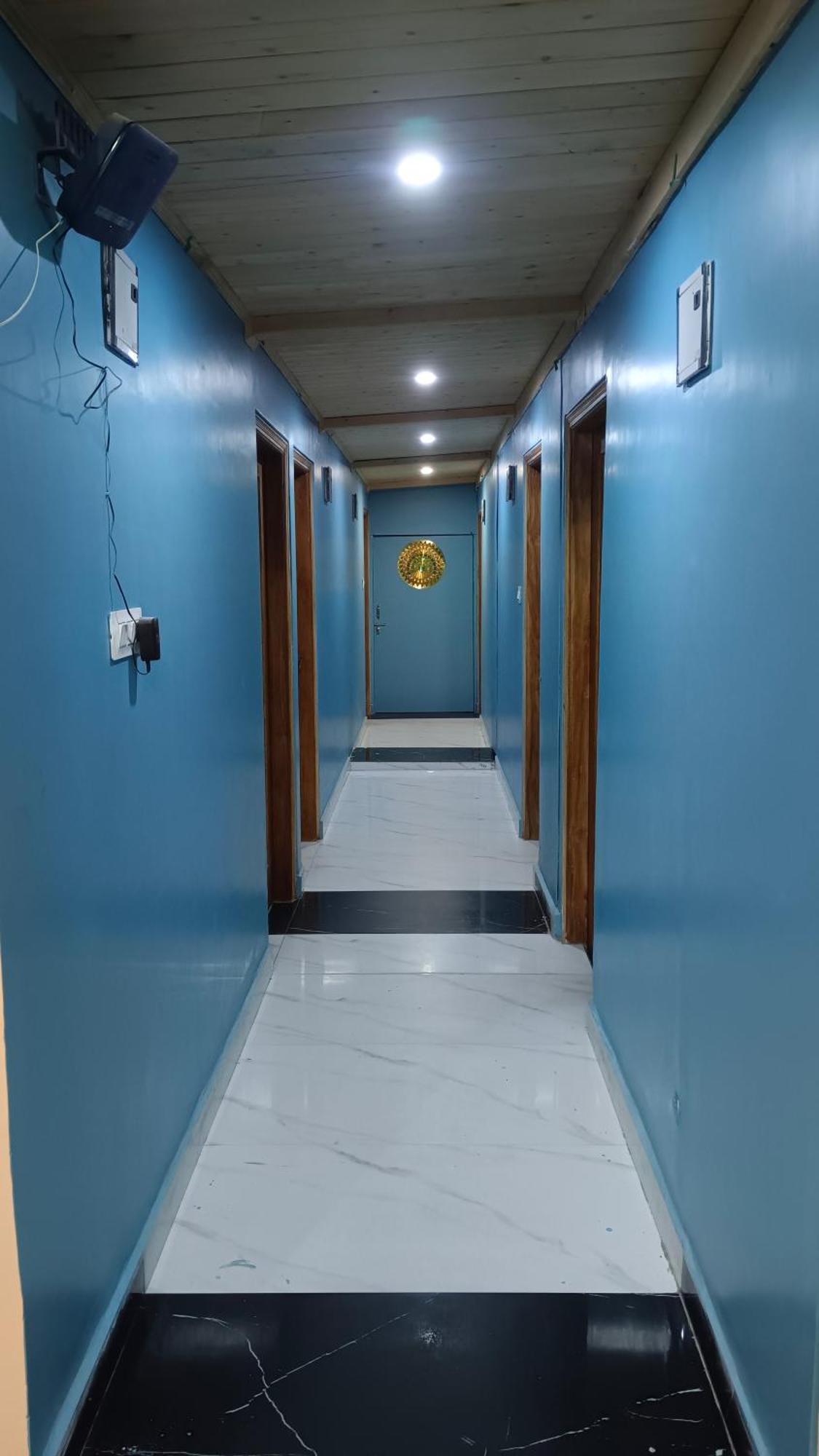 The Hostelers Homestay - Near Isbt, Bypass, Advance Study And Hpu Homestay *