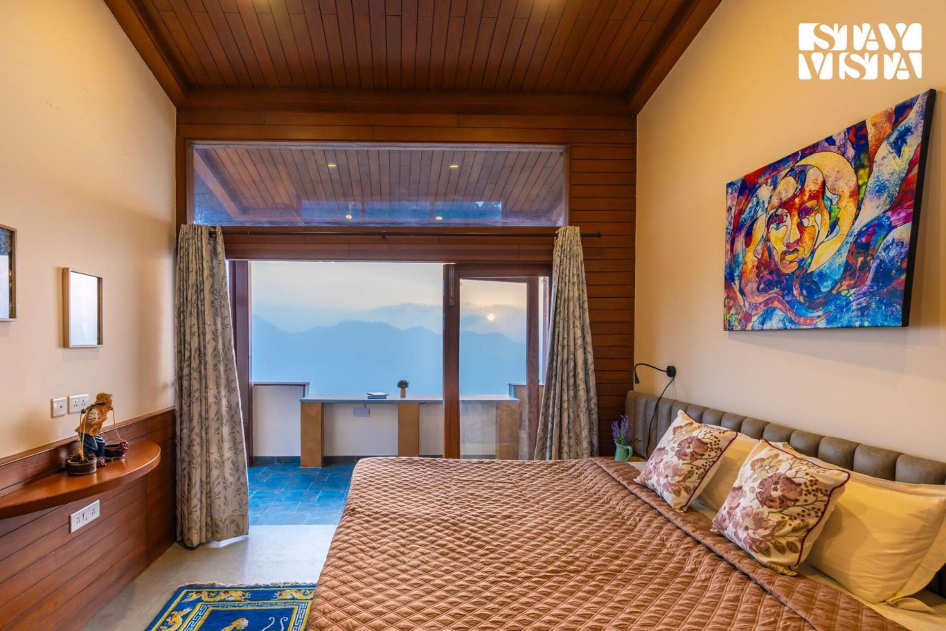 Stayvista At Elm - Elysium Estate With Complimentary Hi-tea, Hill View, Lawn