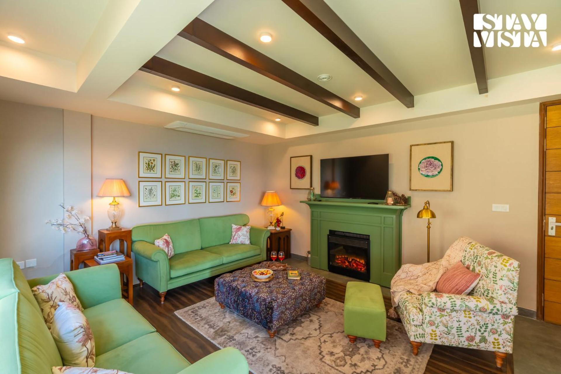 Villa Stayvista At Grove - Elysium Estate With Hill View, Lawn *