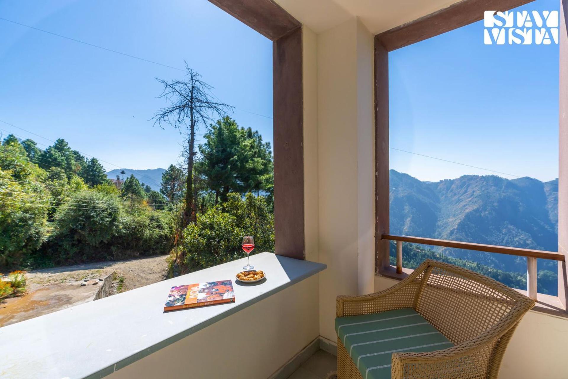 Villa Stayvista At Nook - Elysium Estate 2 Bedroom With Hill View, Lawn Shimla