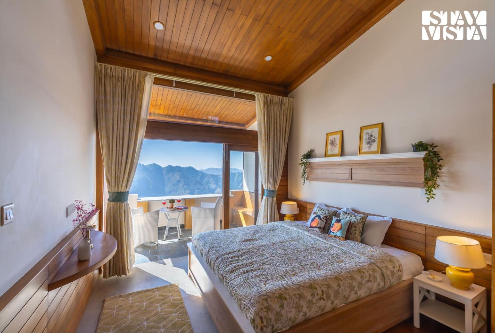 Stayvista At Nook - Elysium Estate 2 Bedroom With Hill View, Lawn Villa Shimla