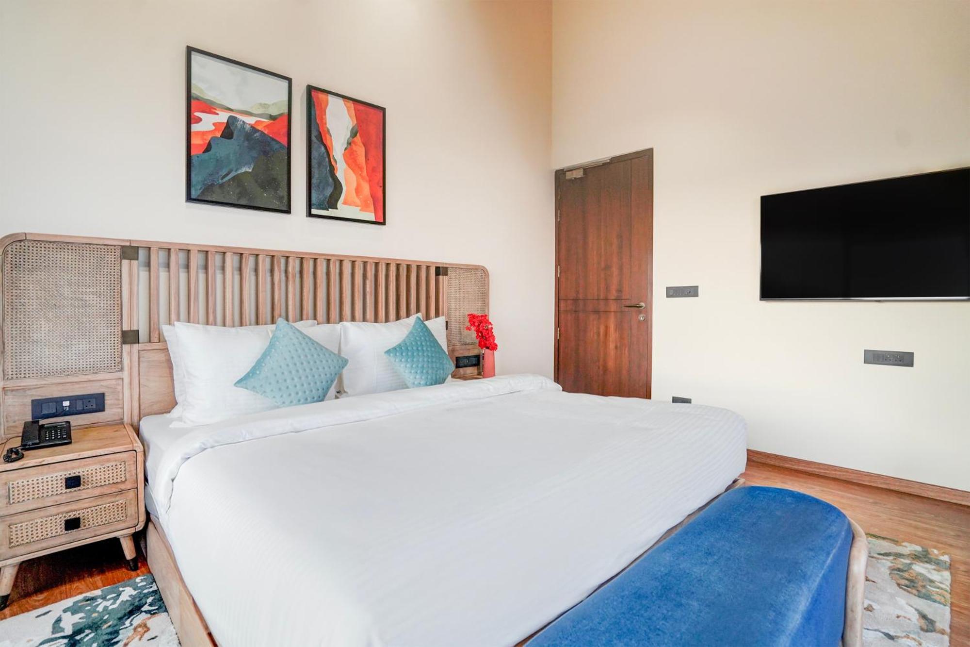 Sunday Premium 5 Bhk Kufri, Shimla