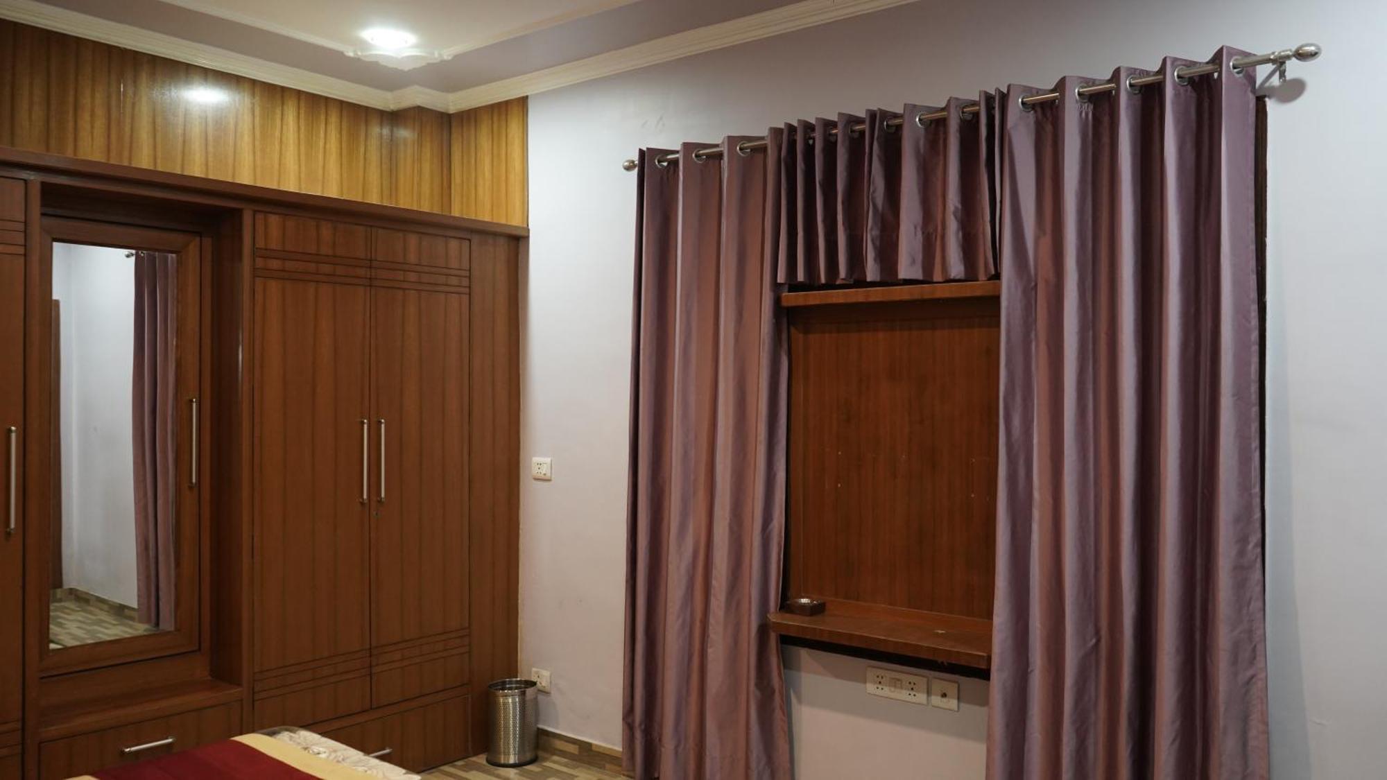 Platonia Homes Homestay *