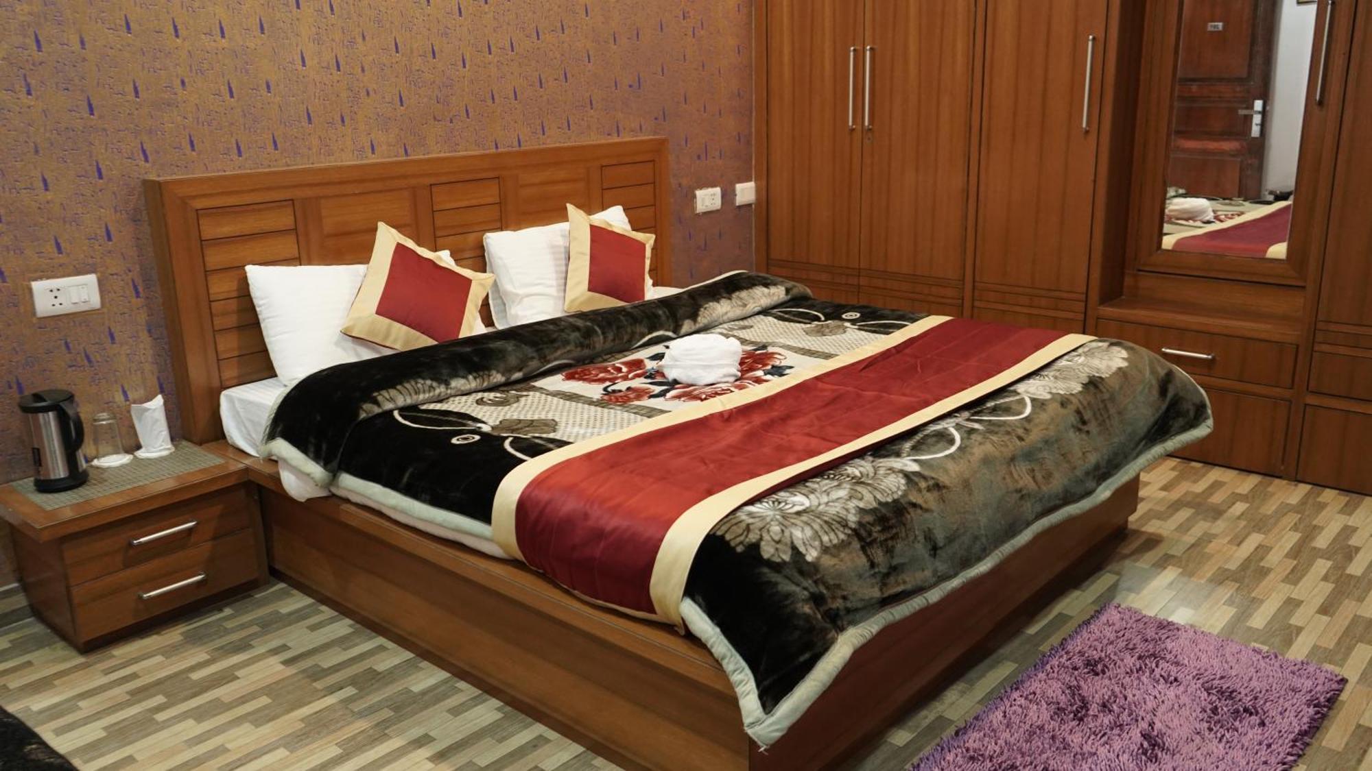 Homestay Platonia Homes *