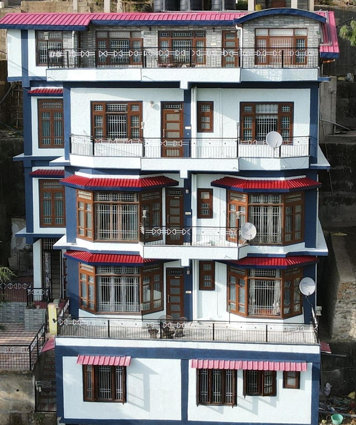 Homestay Platonia Homes