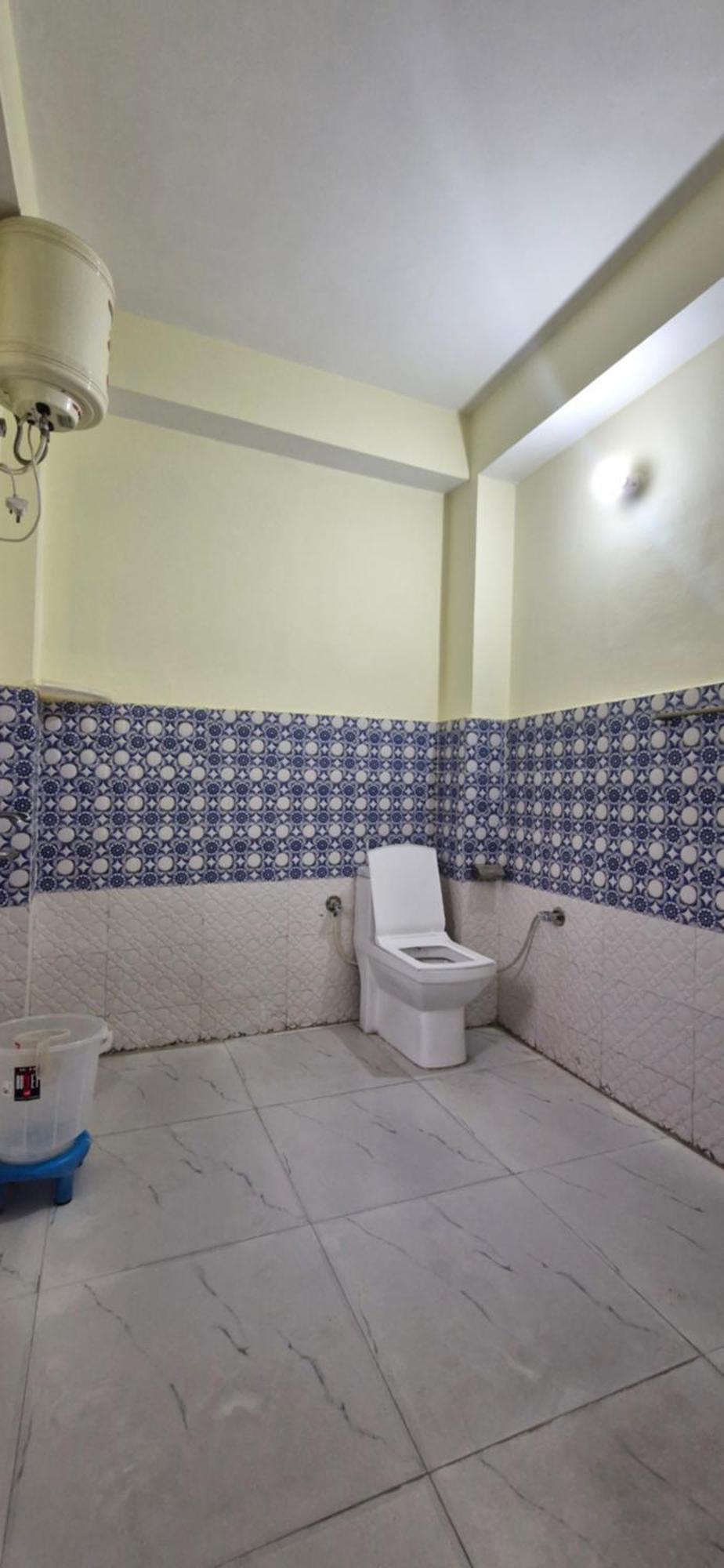 White Hotel 2*