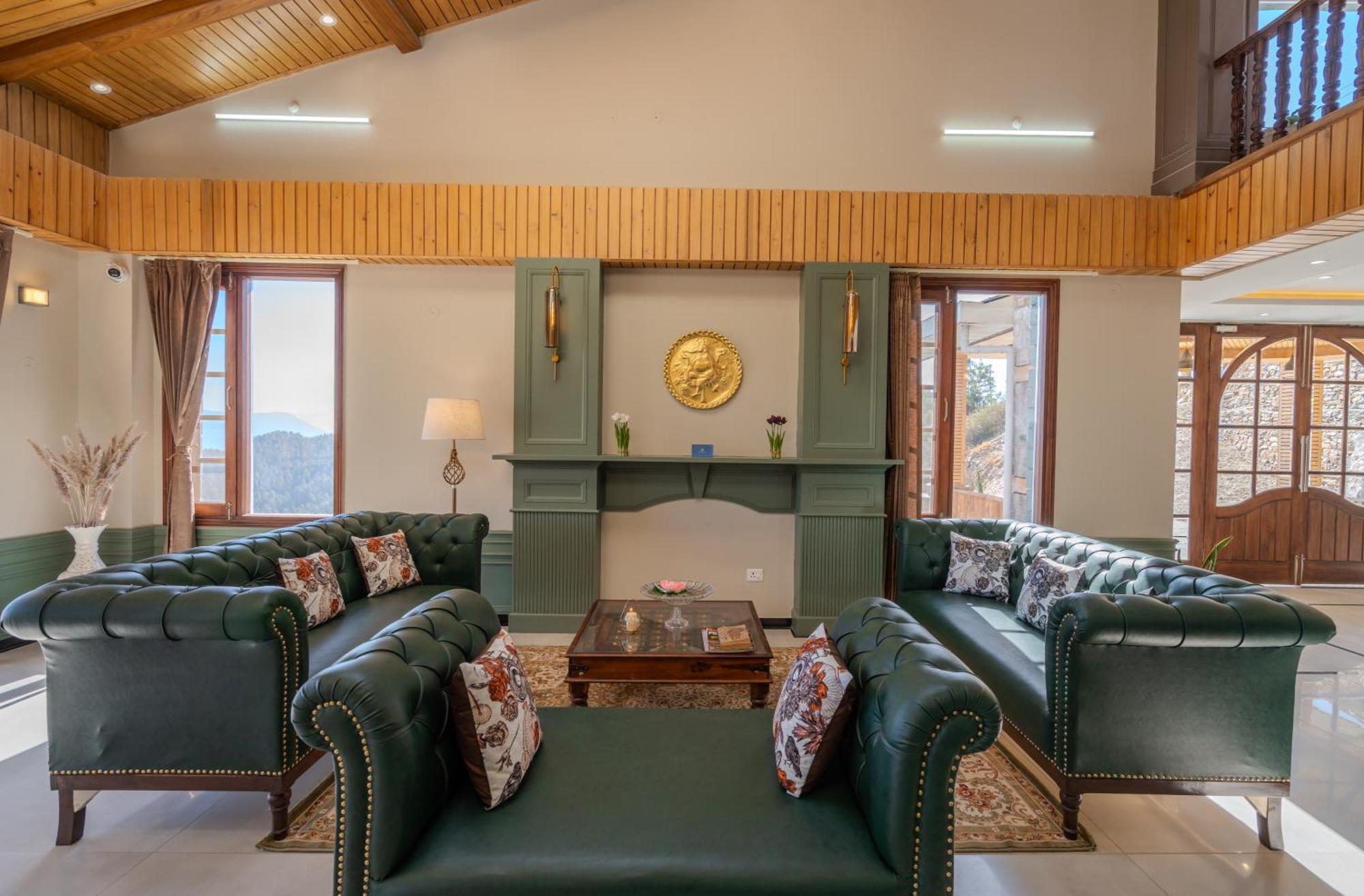 Villa Saffronstays Alpine Blue-6 Bhk With Private Deck And Valley Views From Each *