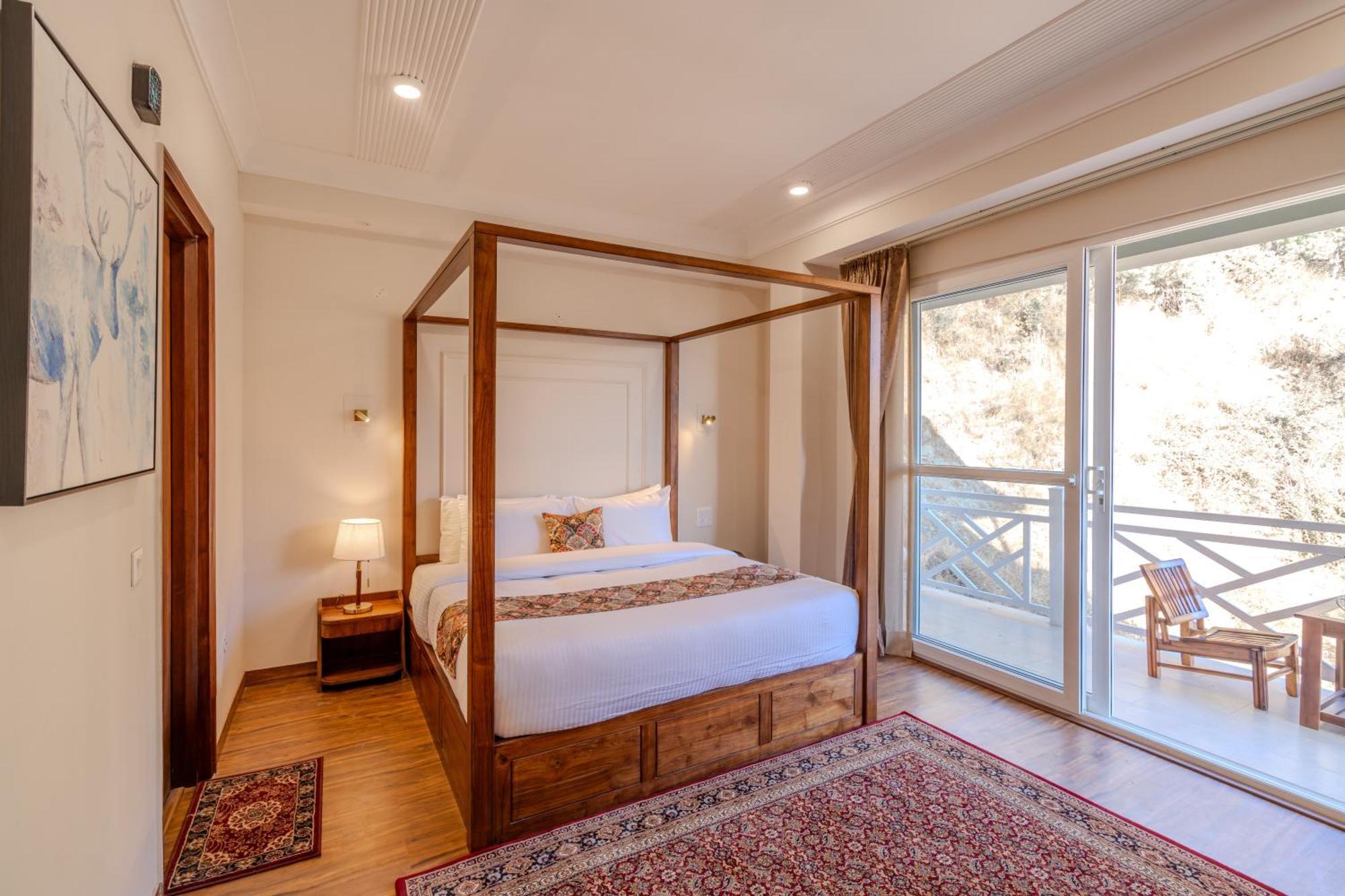 Villa Saffronstays Alpine Blue-6 Bhk With Private Deck And Valley Views From Each Shimla