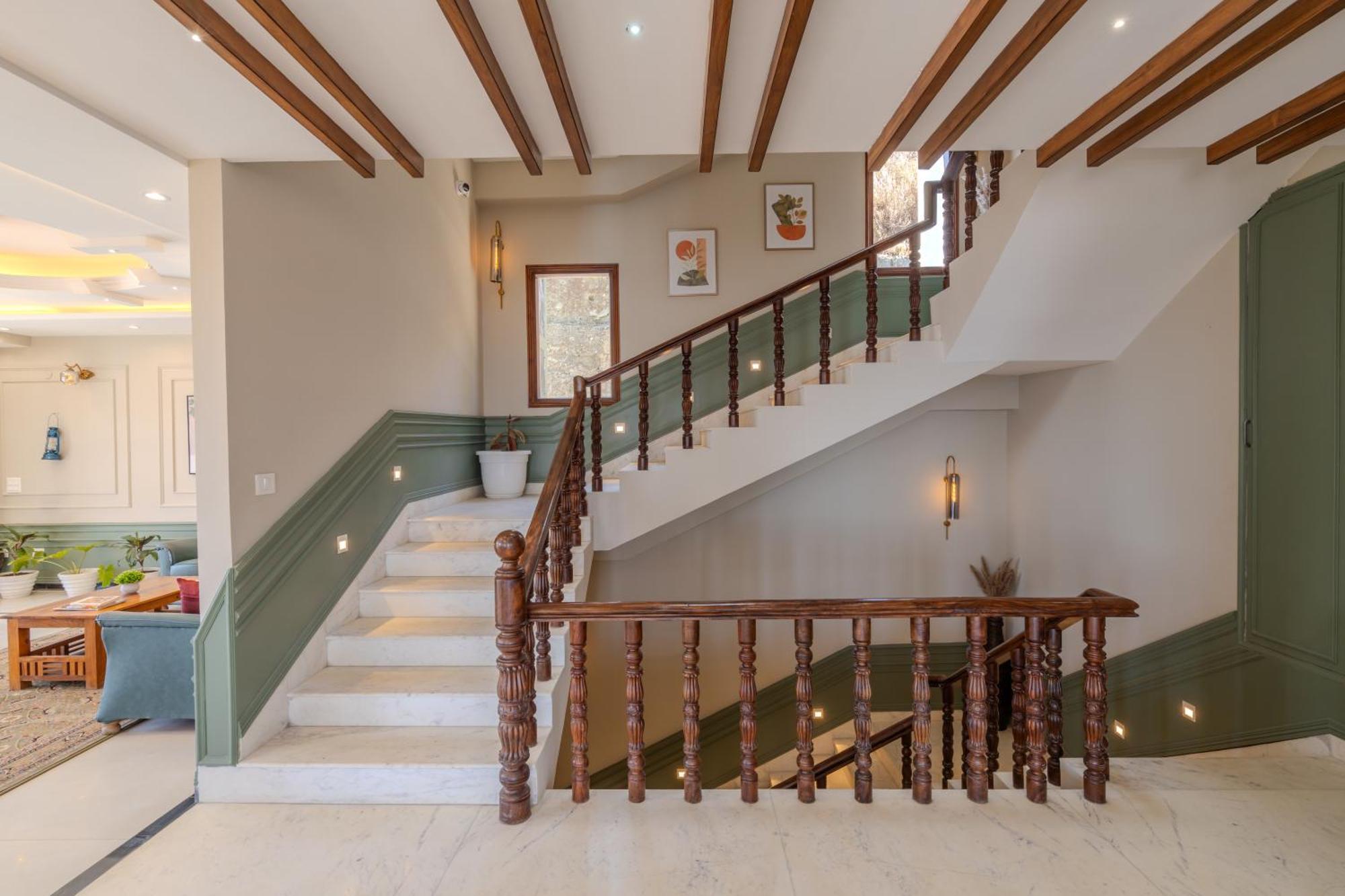 Villa Saffronstays Alpine Blue-6 Bhk With Private Deck And Valley Views From Each *