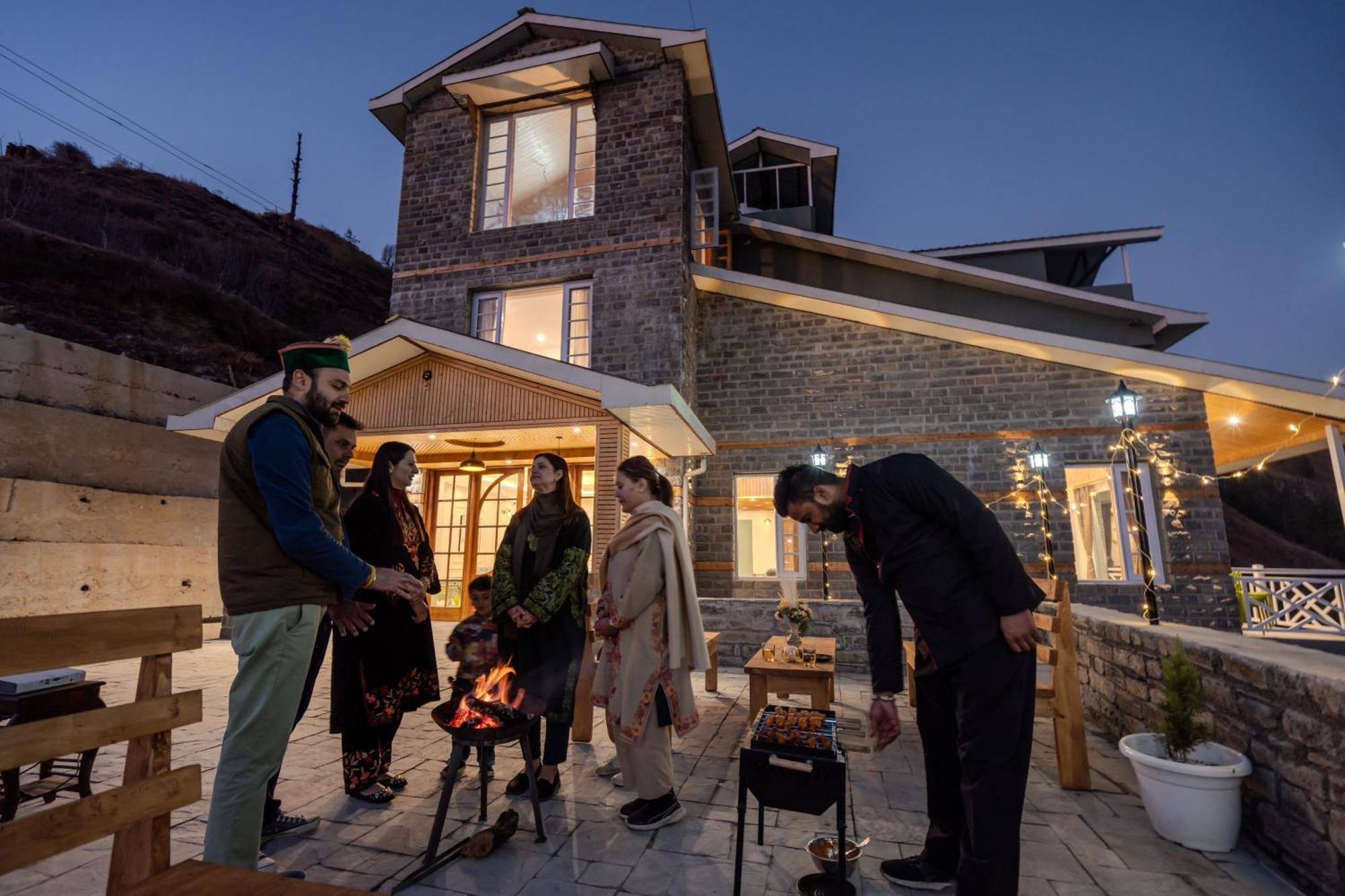 Villa Saffronstays Alpine Blue-6 Bhk With Private Deck And Valley Views From Each Shimla