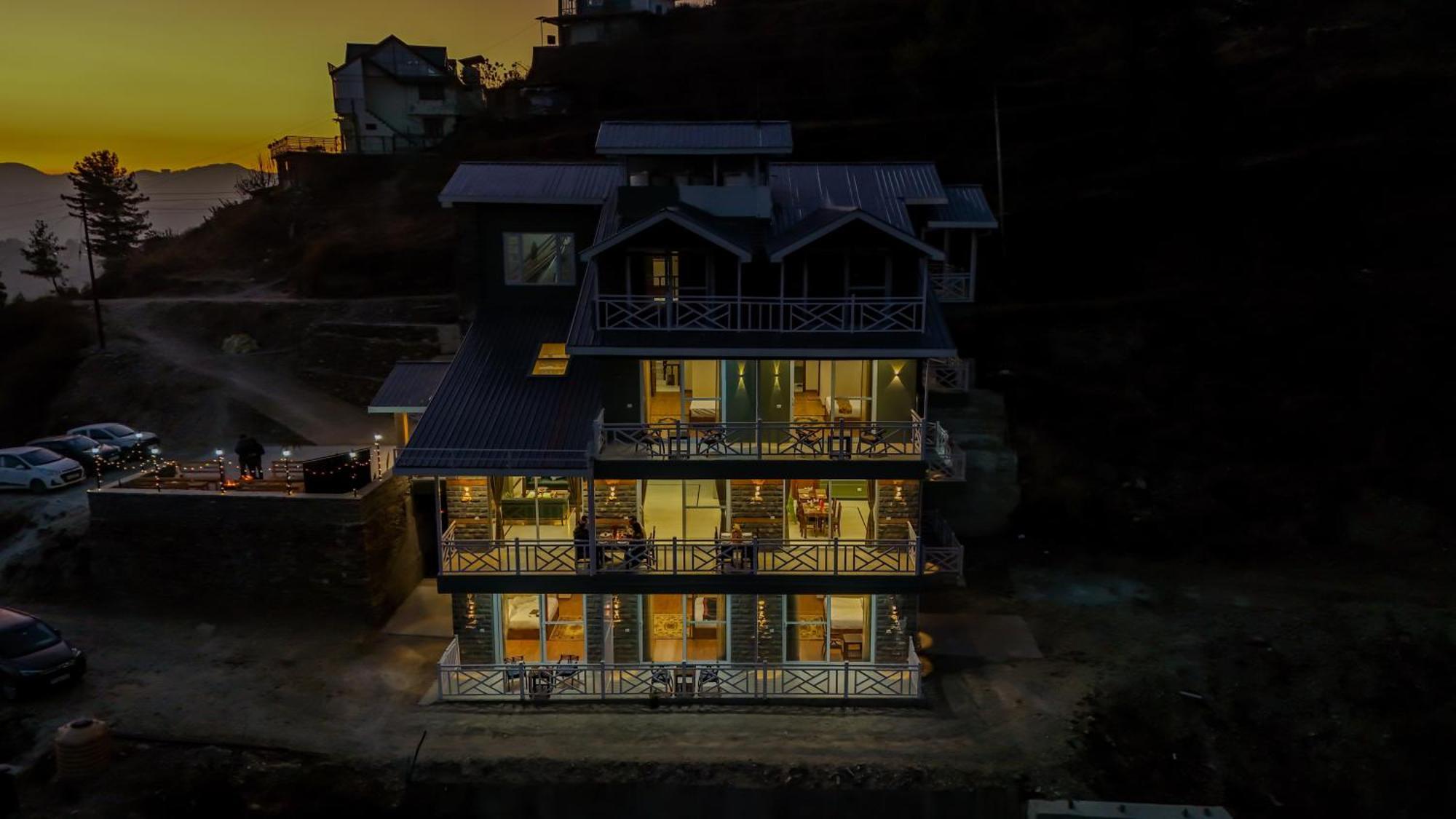 Villa Saffronstays Alpine Blue-6 Bhk With Private Deck And Valley Views From Each